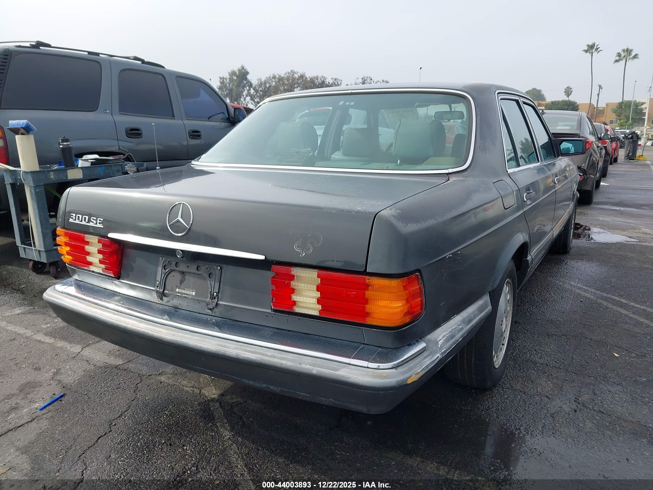 MERCEDES-BENZ 300 image 4