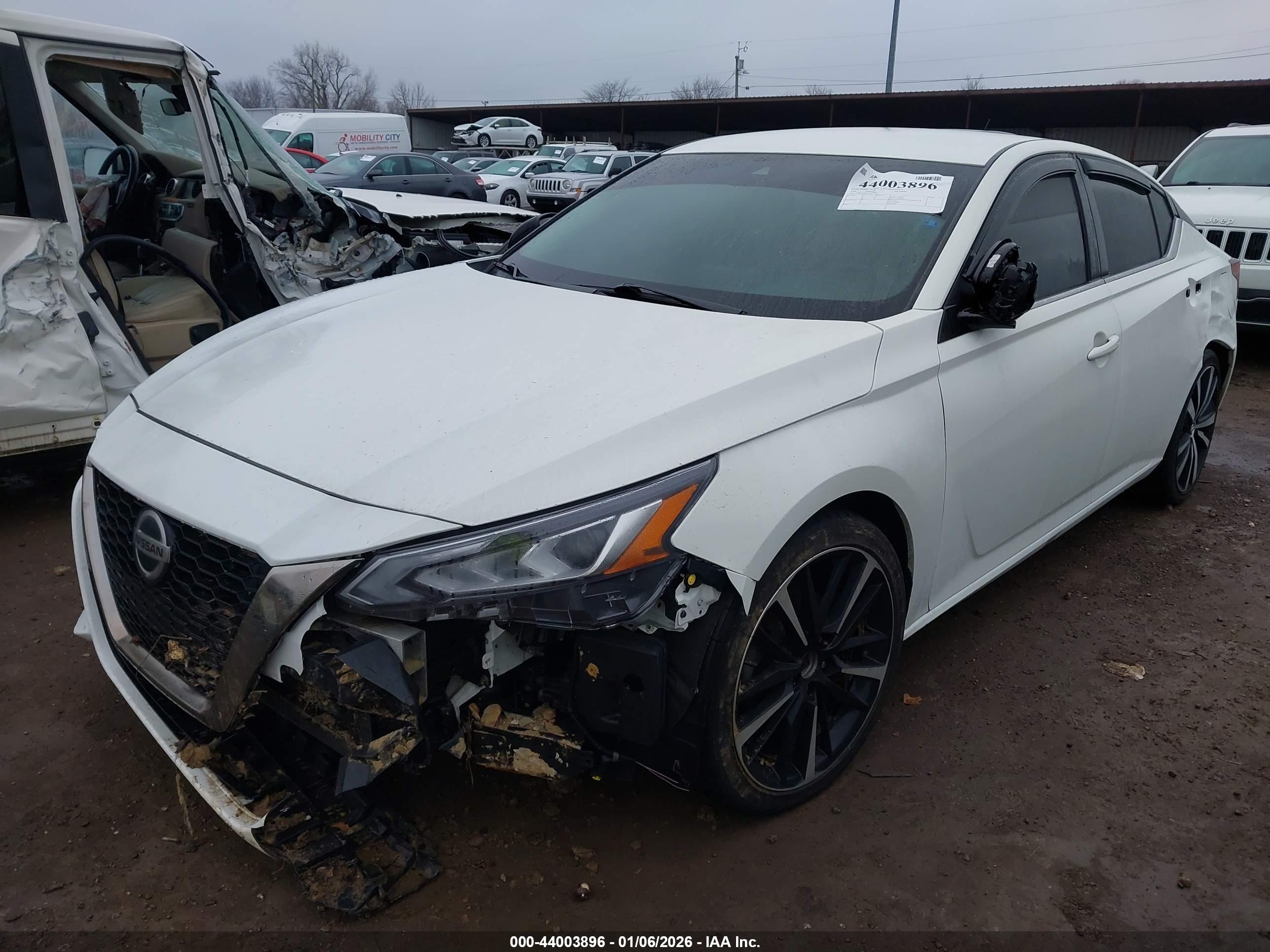 NISSAN ALTIMA image 2