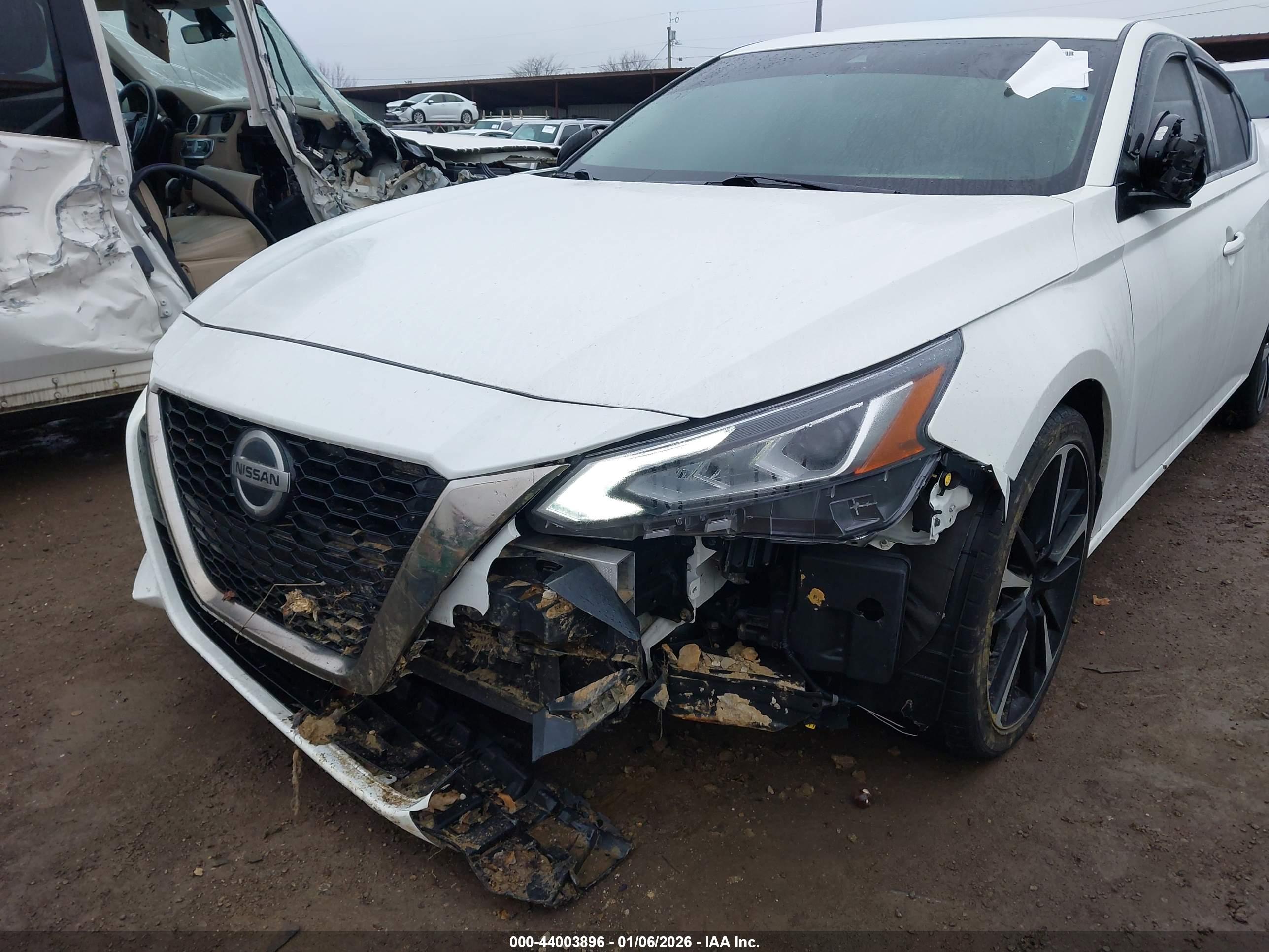 NISSAN ALTIMA image 6