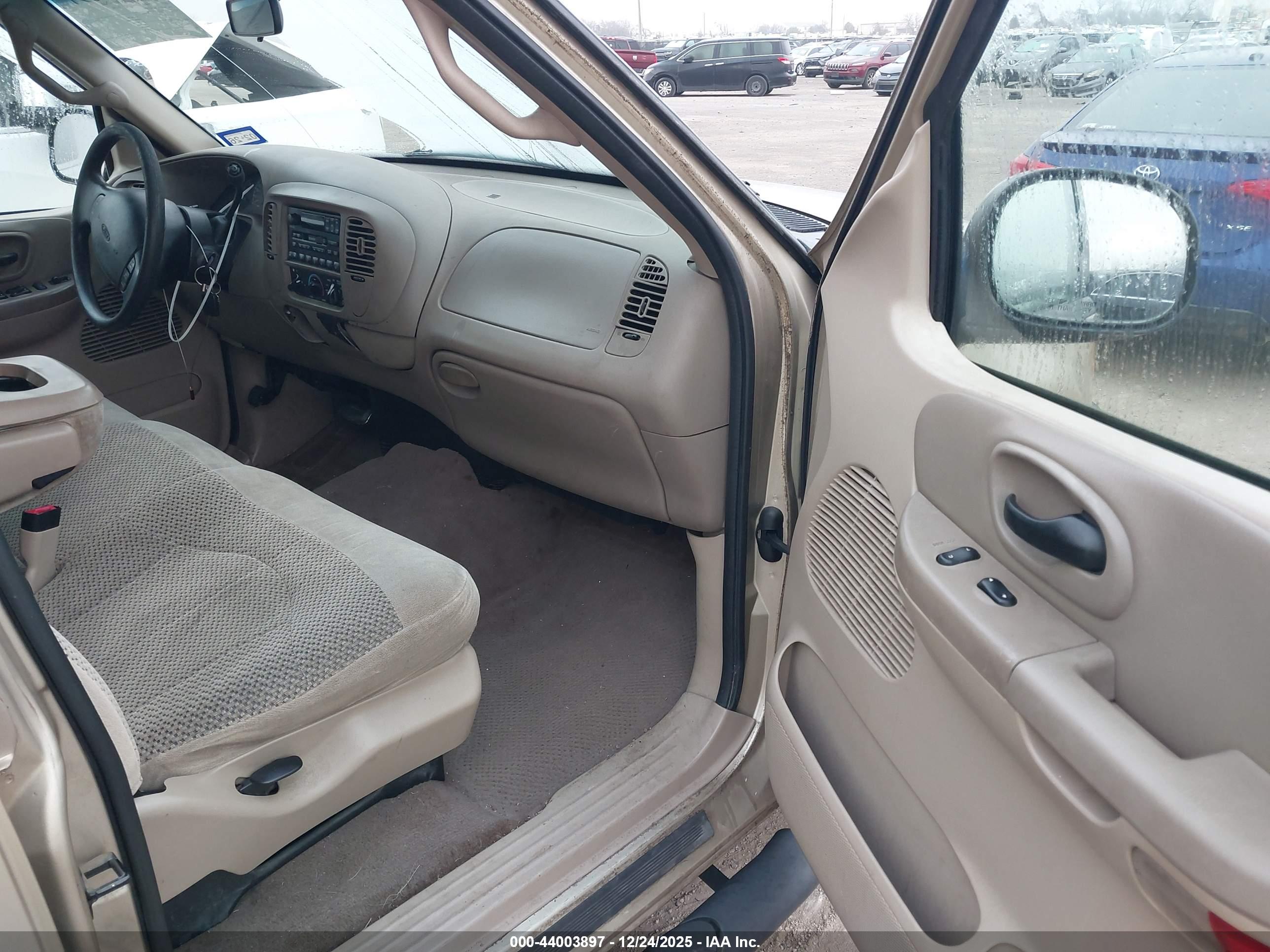 FORD F-150 image 5