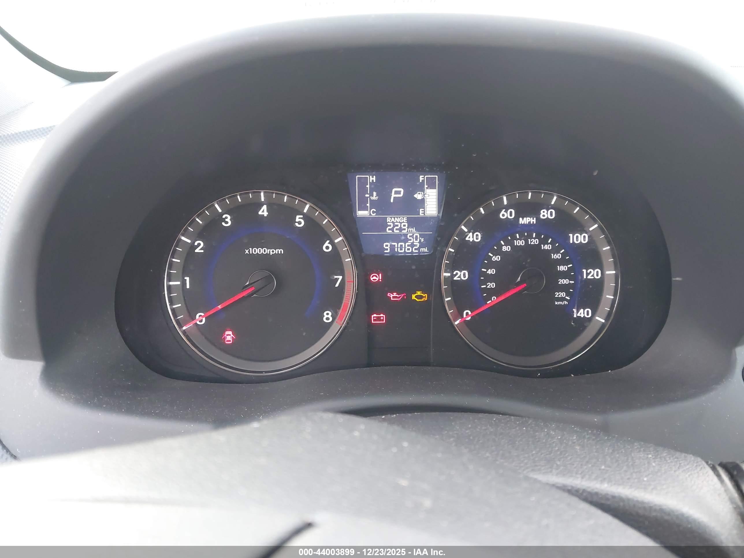 HYUNDAI ACCENT image 7