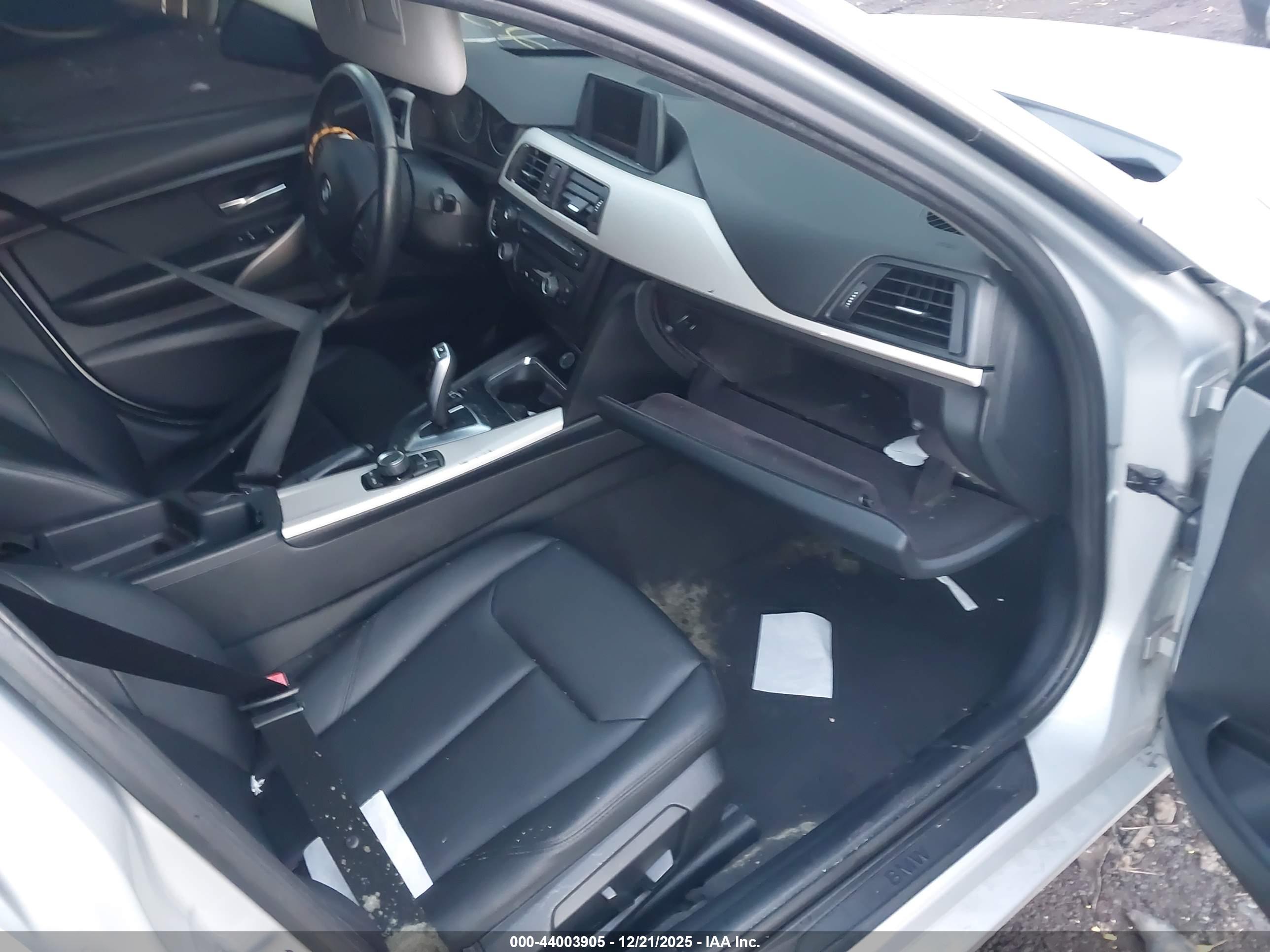 BMW 320I image 5