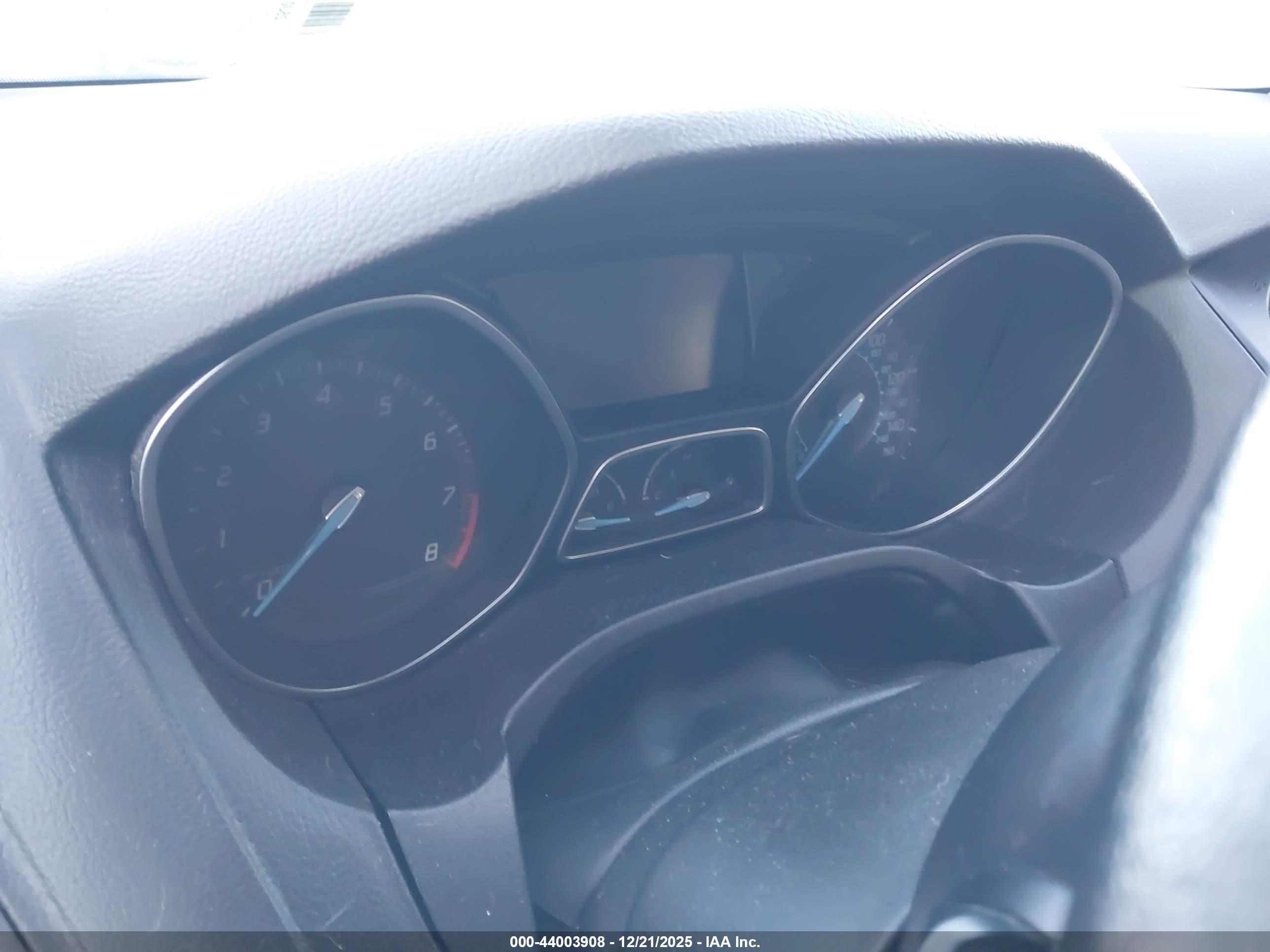 FORD FOCUS image 7