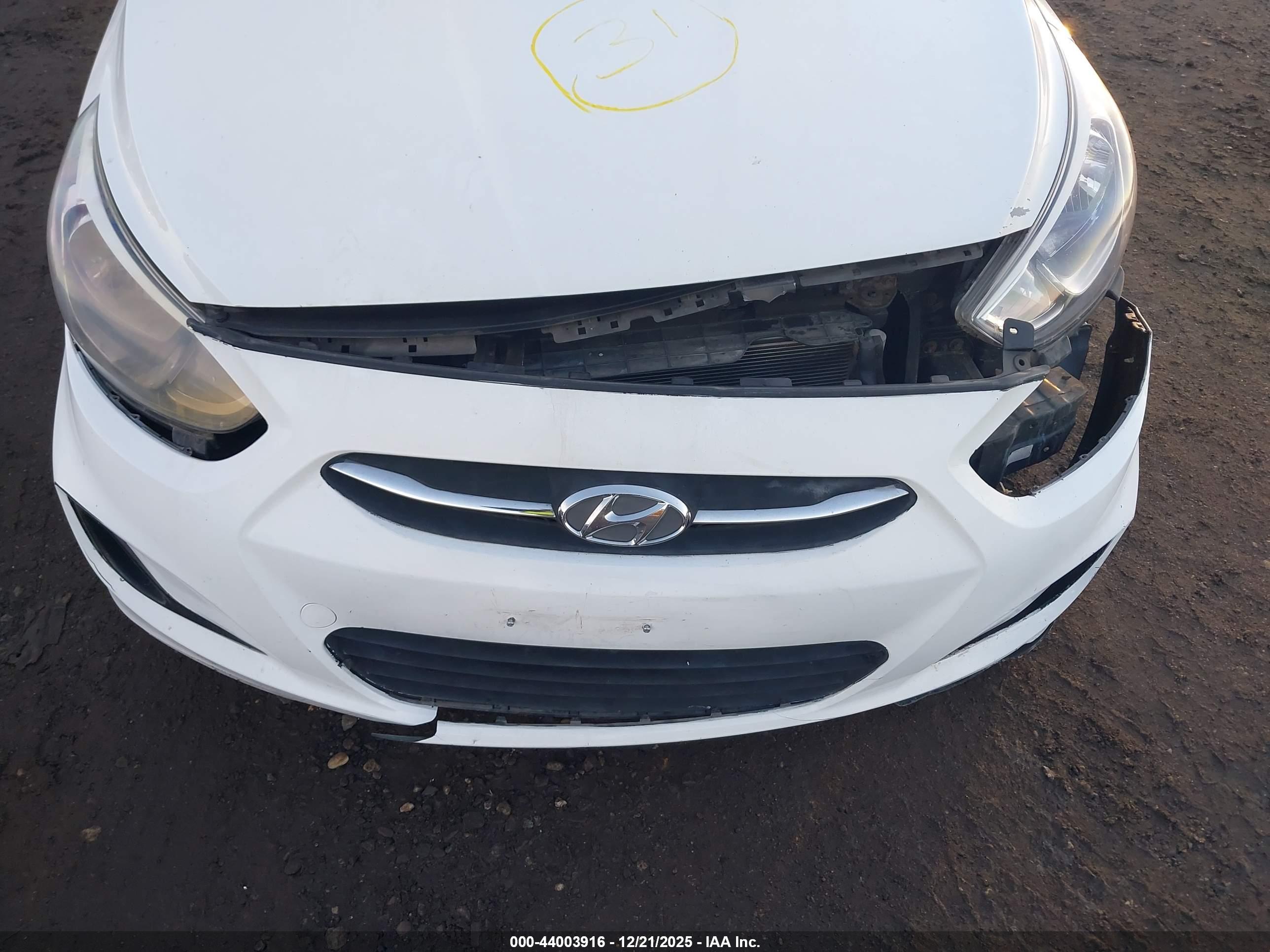 HYUNDAI ACCENT image 6