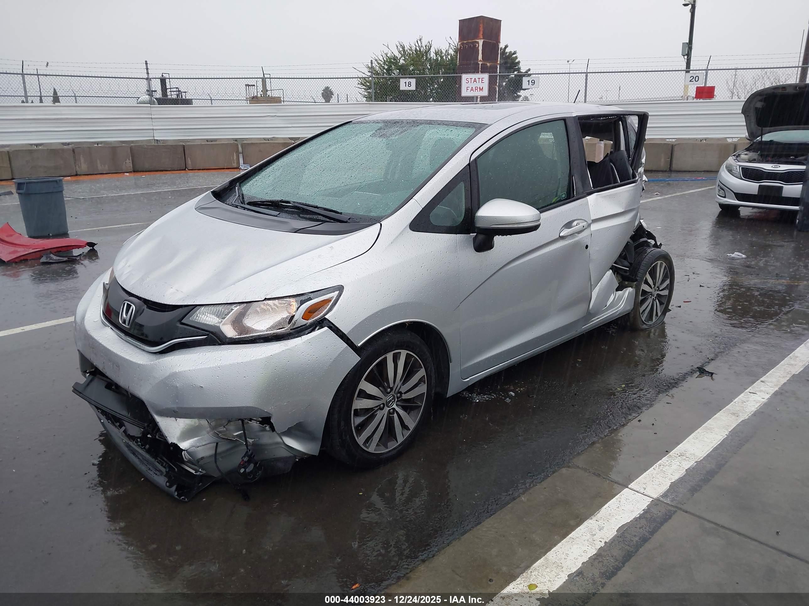 HONDA FIT image 2