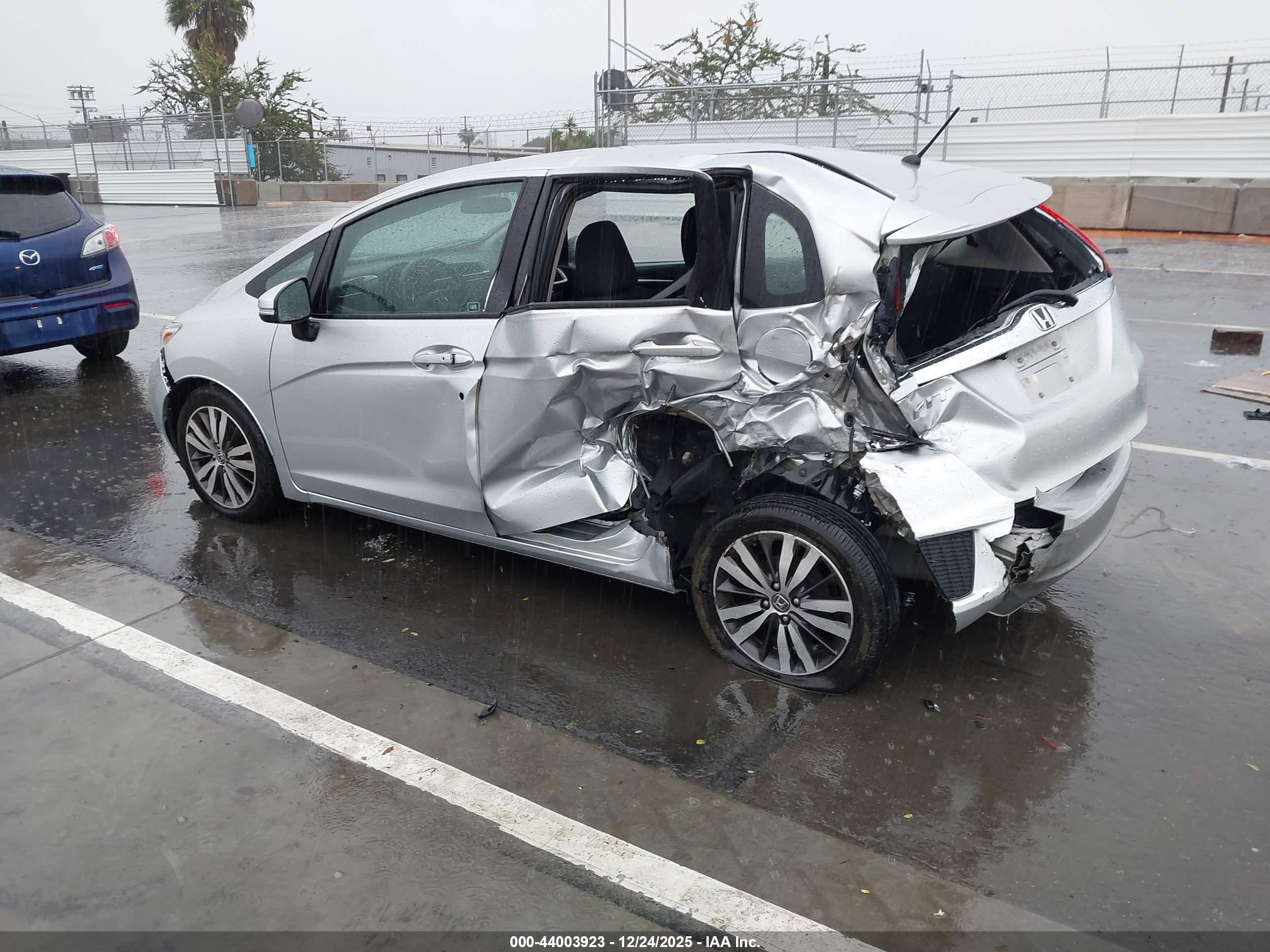 HONDA FIT image 3