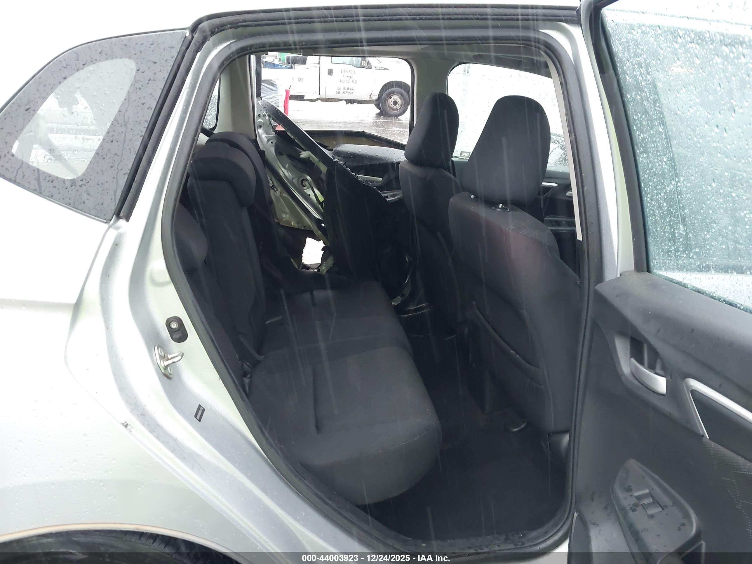 HONDA FIT image 8