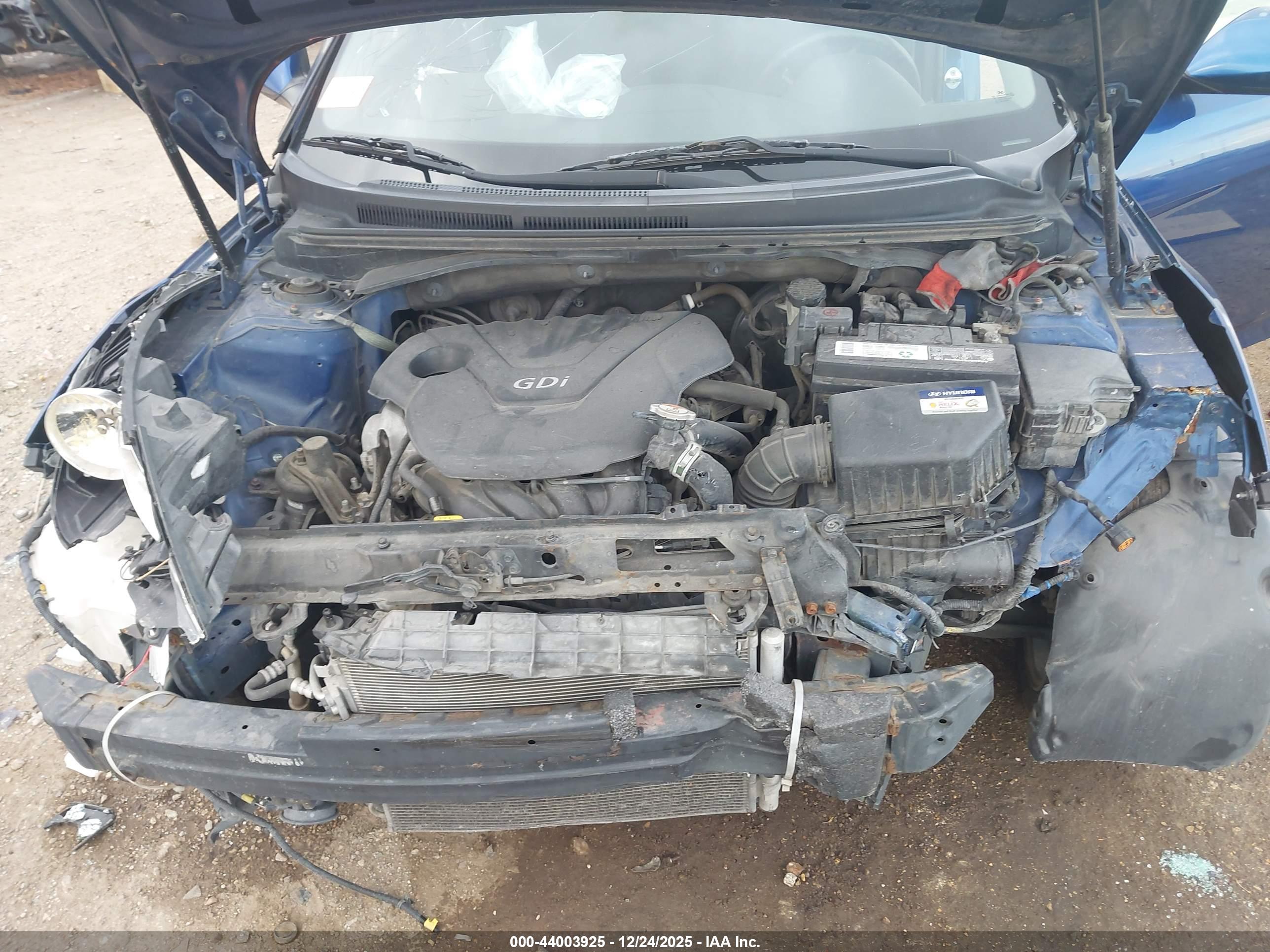 HYUNDAI VELOSTER image 10