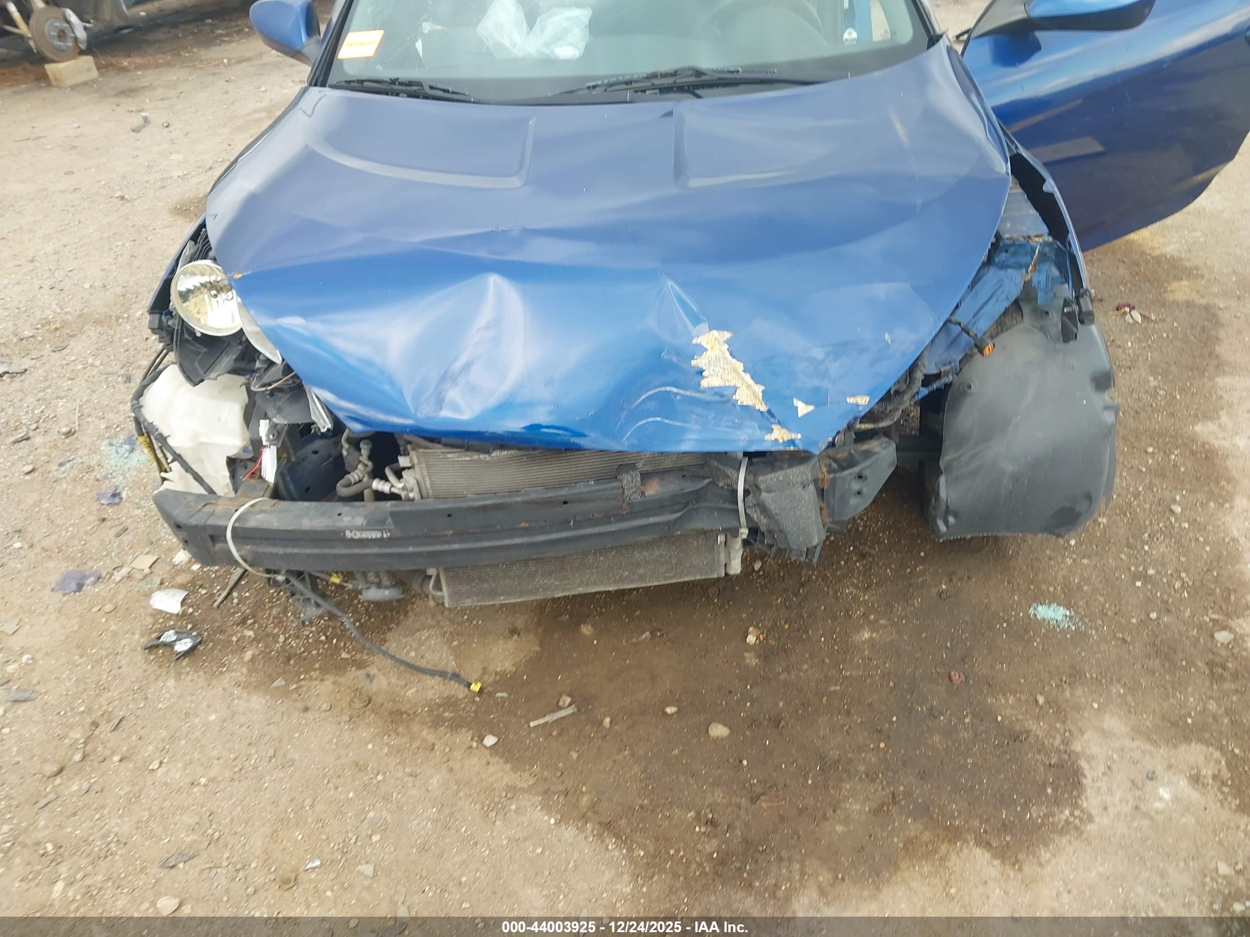 HYUNDAI VELOSTER image 6