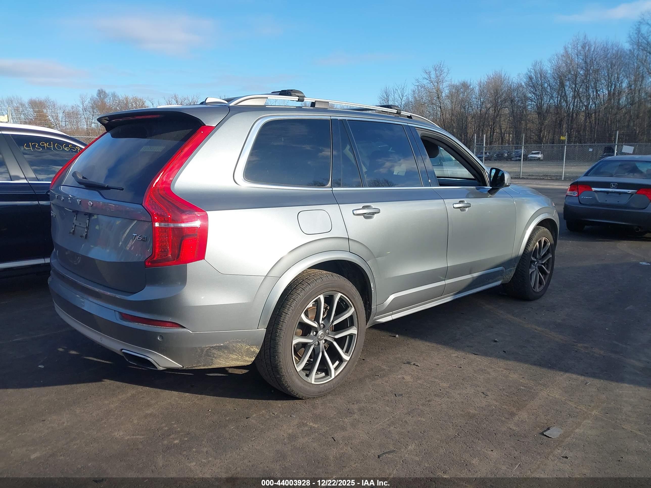 VOLVO XC90 image 4
