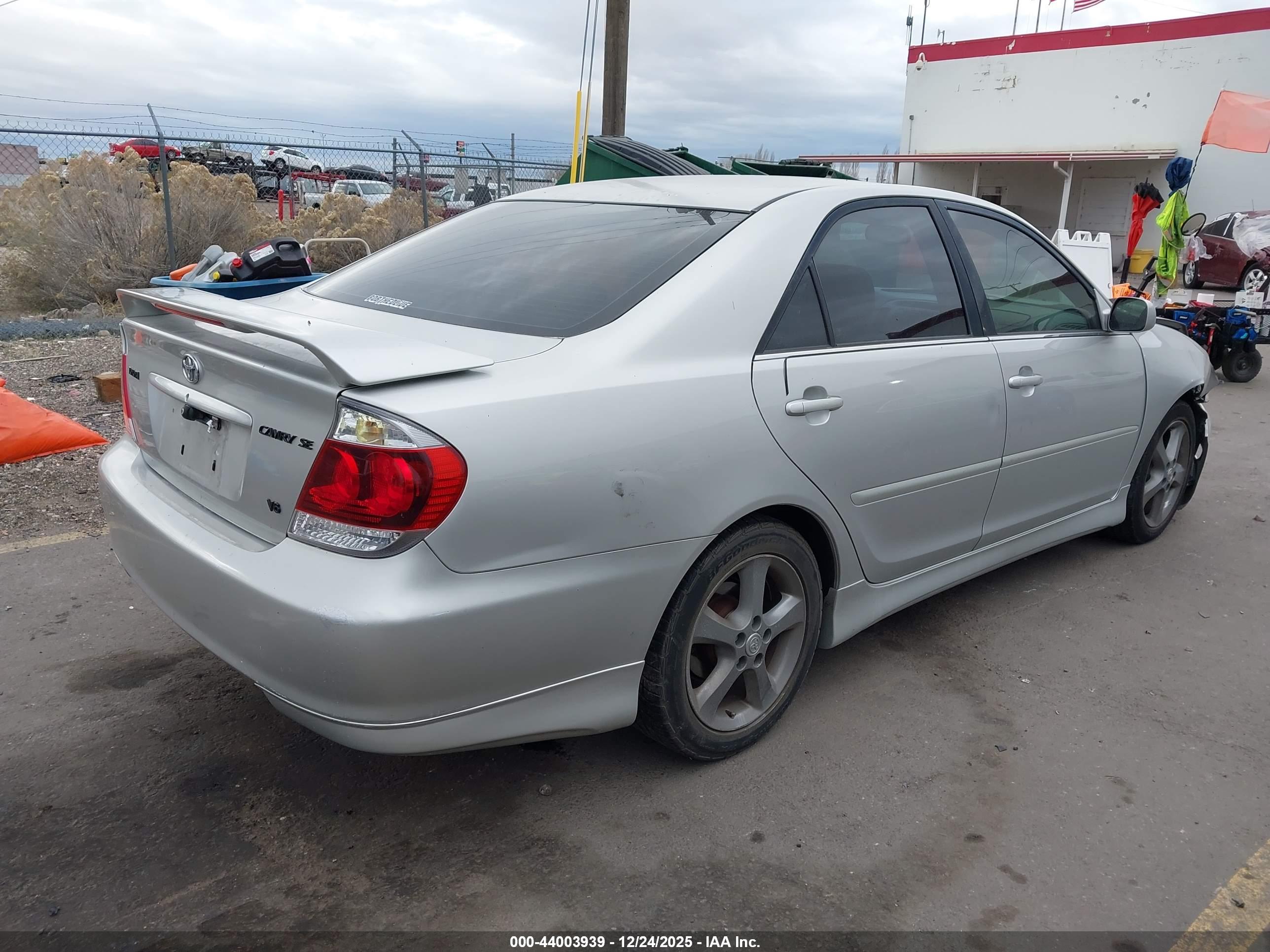 TOYOTA CAMRY image 4