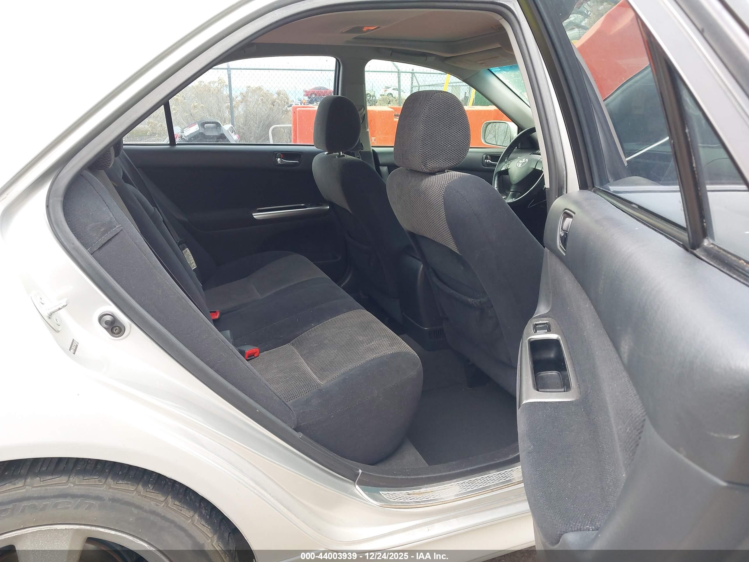 TOYOTA CAMRY image 8