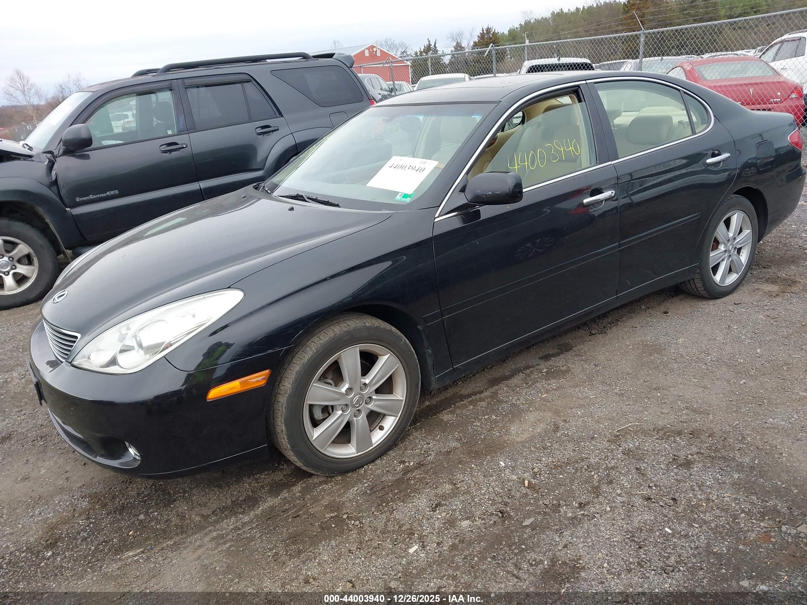 LEXUS ES image 2