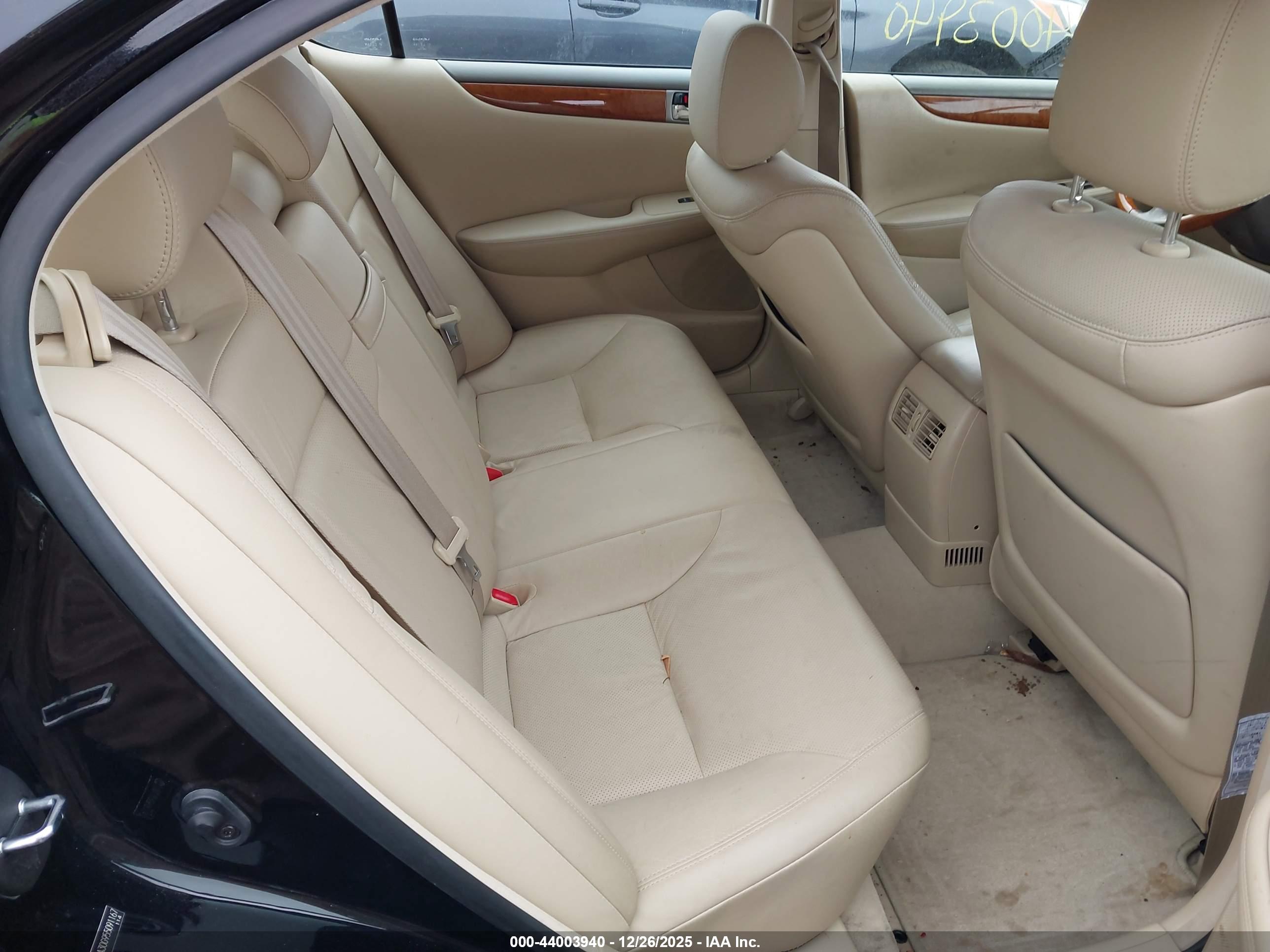 LEXUS ES image 8