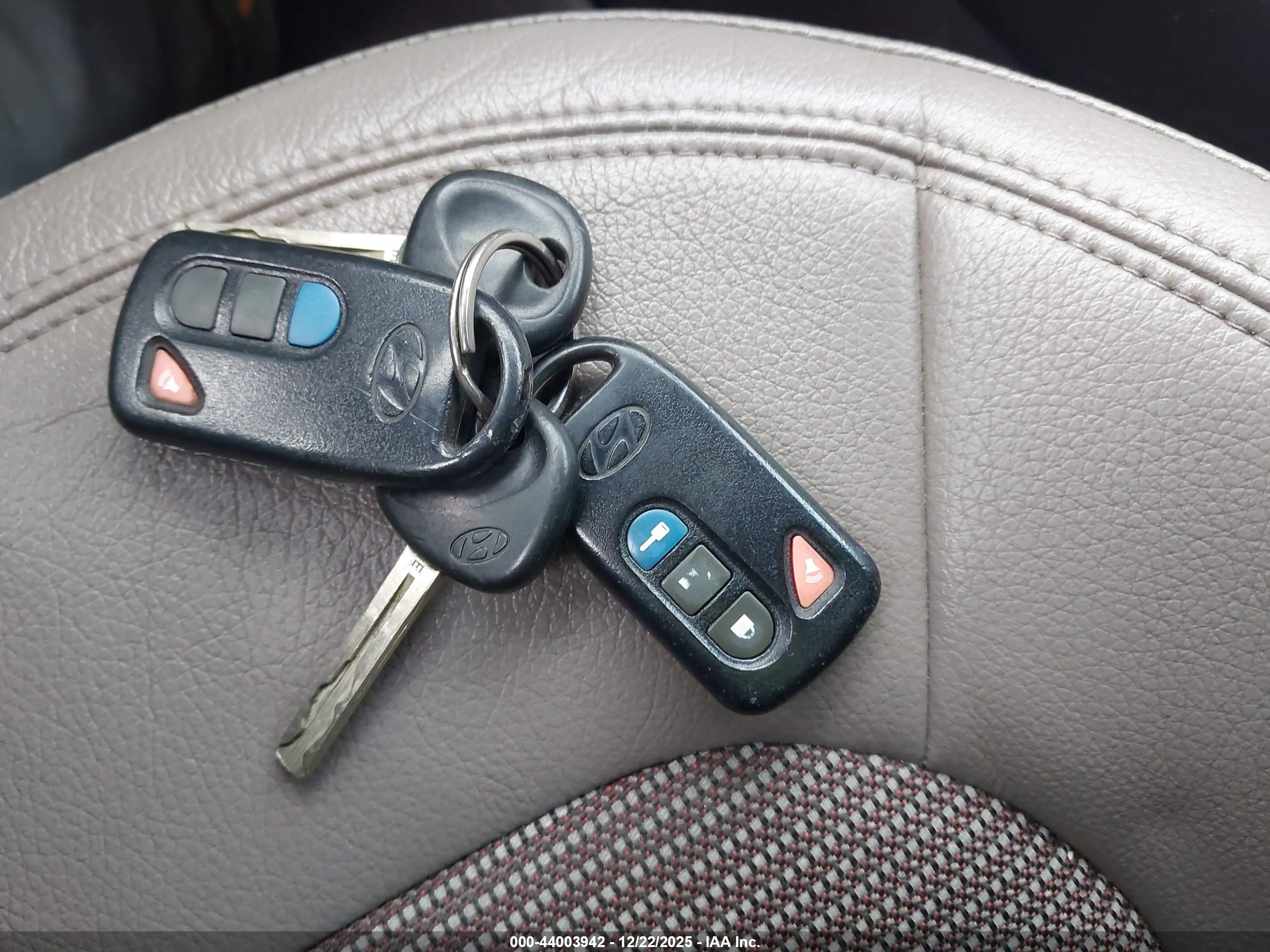 HYUNDAI TUCSON image 11