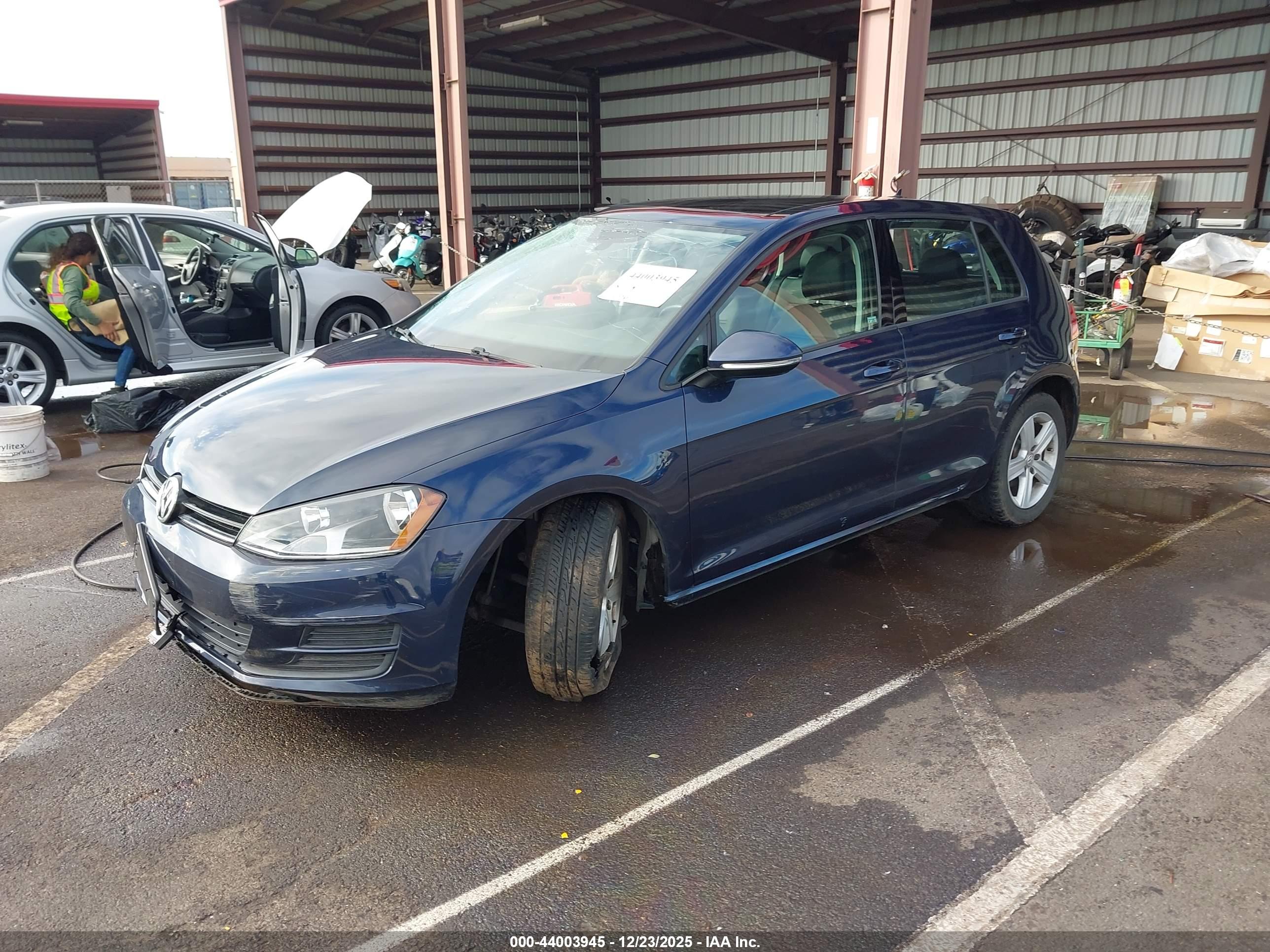 VOLKSWAGEN GOLF image 2