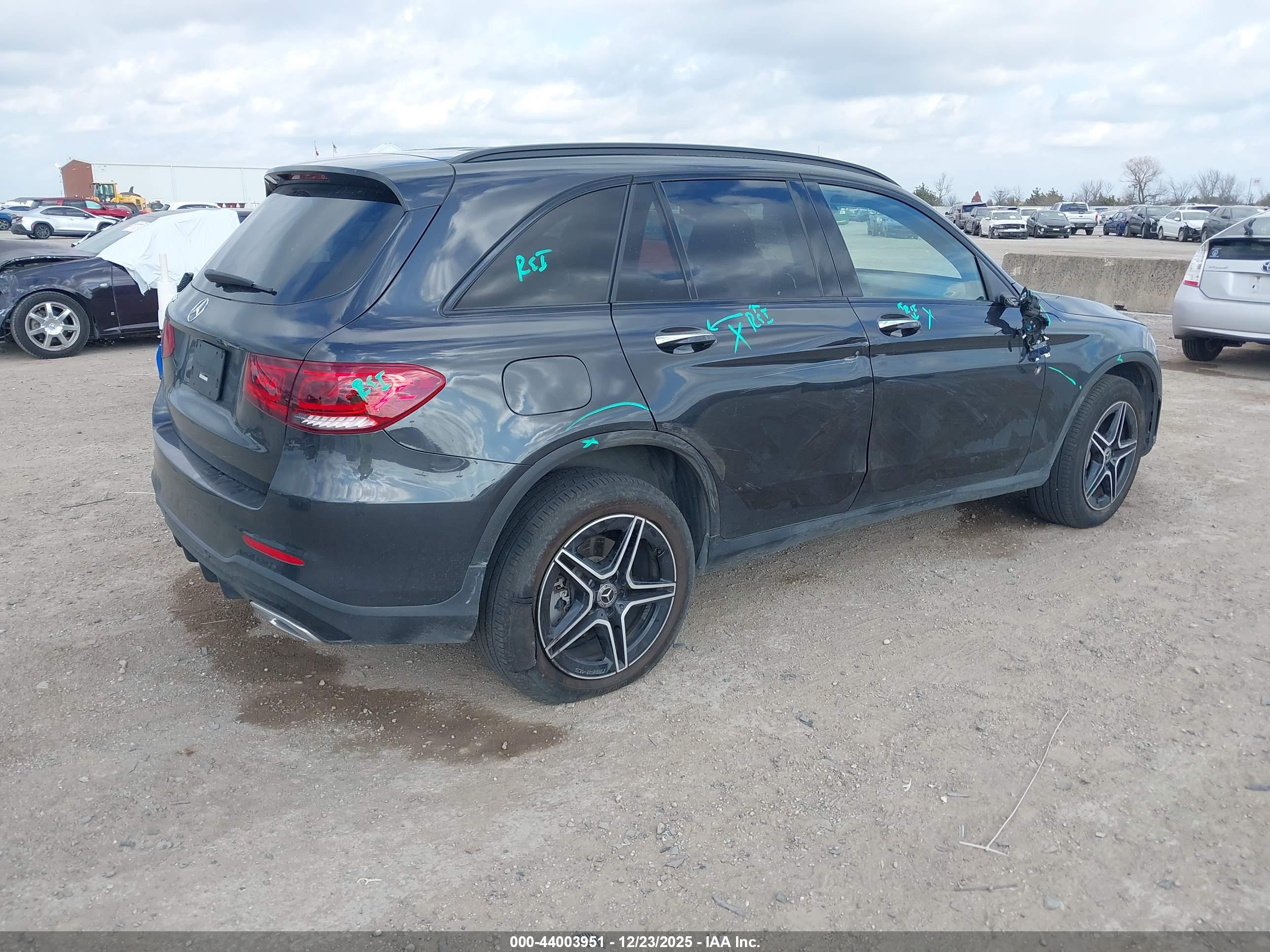 MERCEDES-BENZ GLC image 4