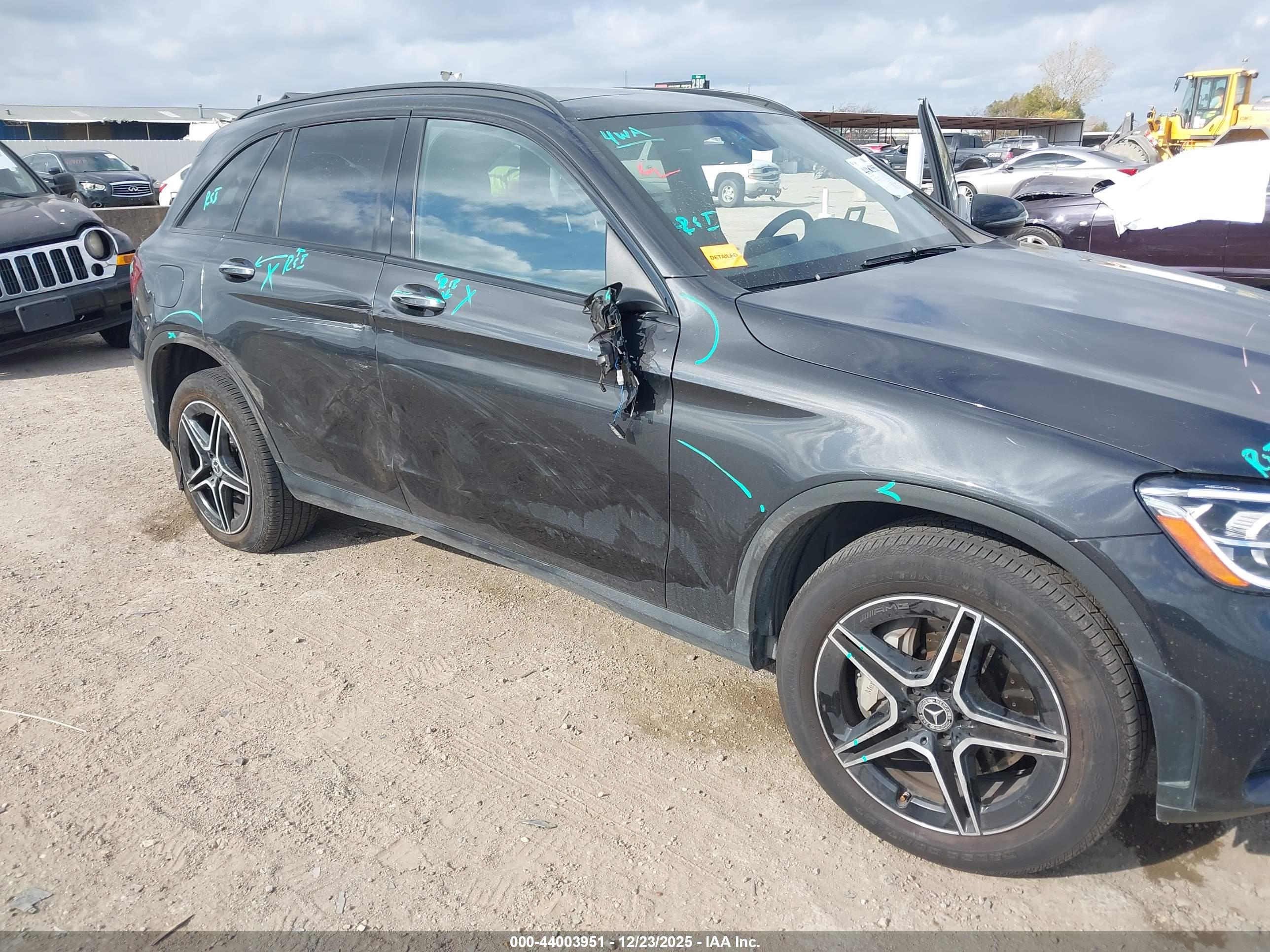 MERCEDES-BENZ GLC image 6