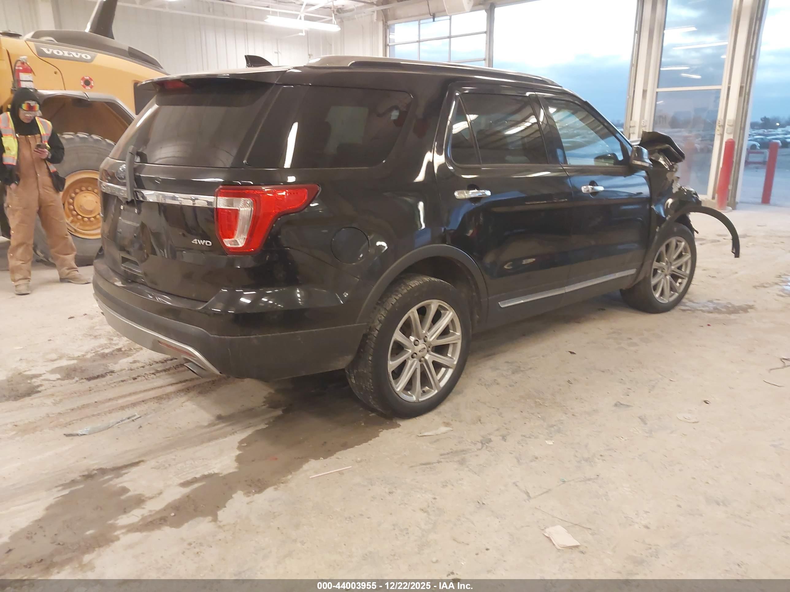 FORD EXPLORER image 4