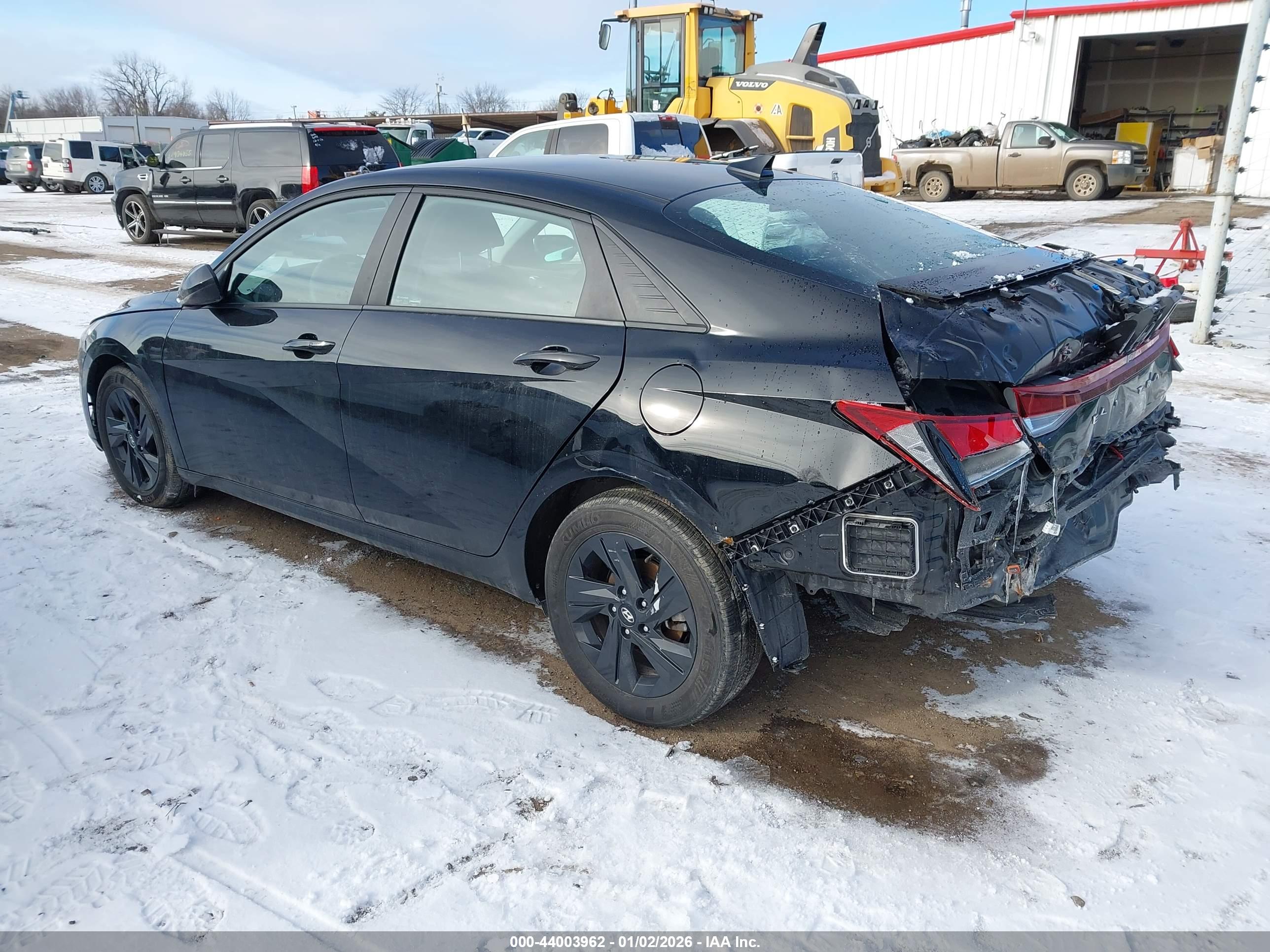 HYUNDAI ELANTRA image 3