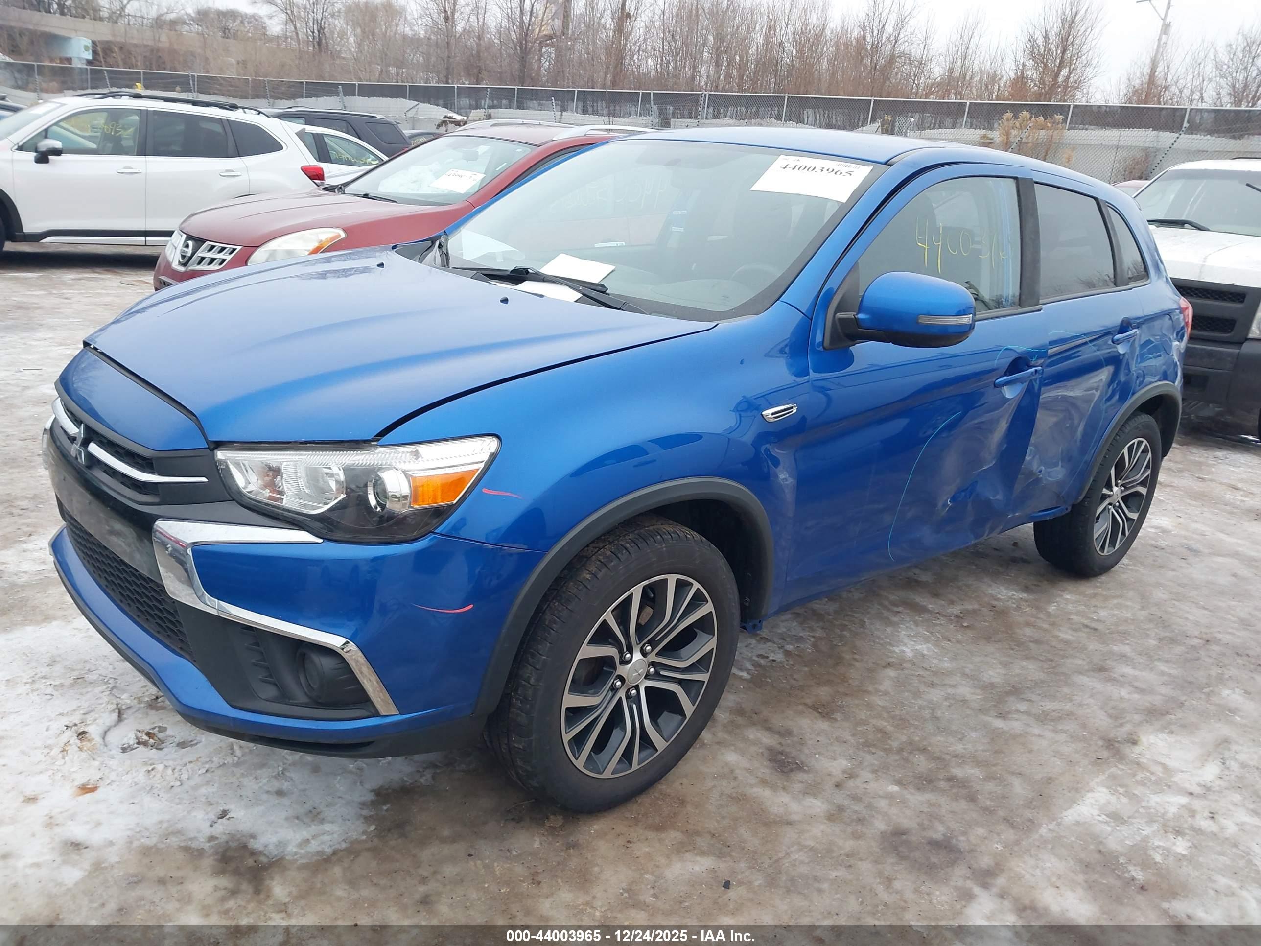 MITSUBISHI OUTLANDER image 2