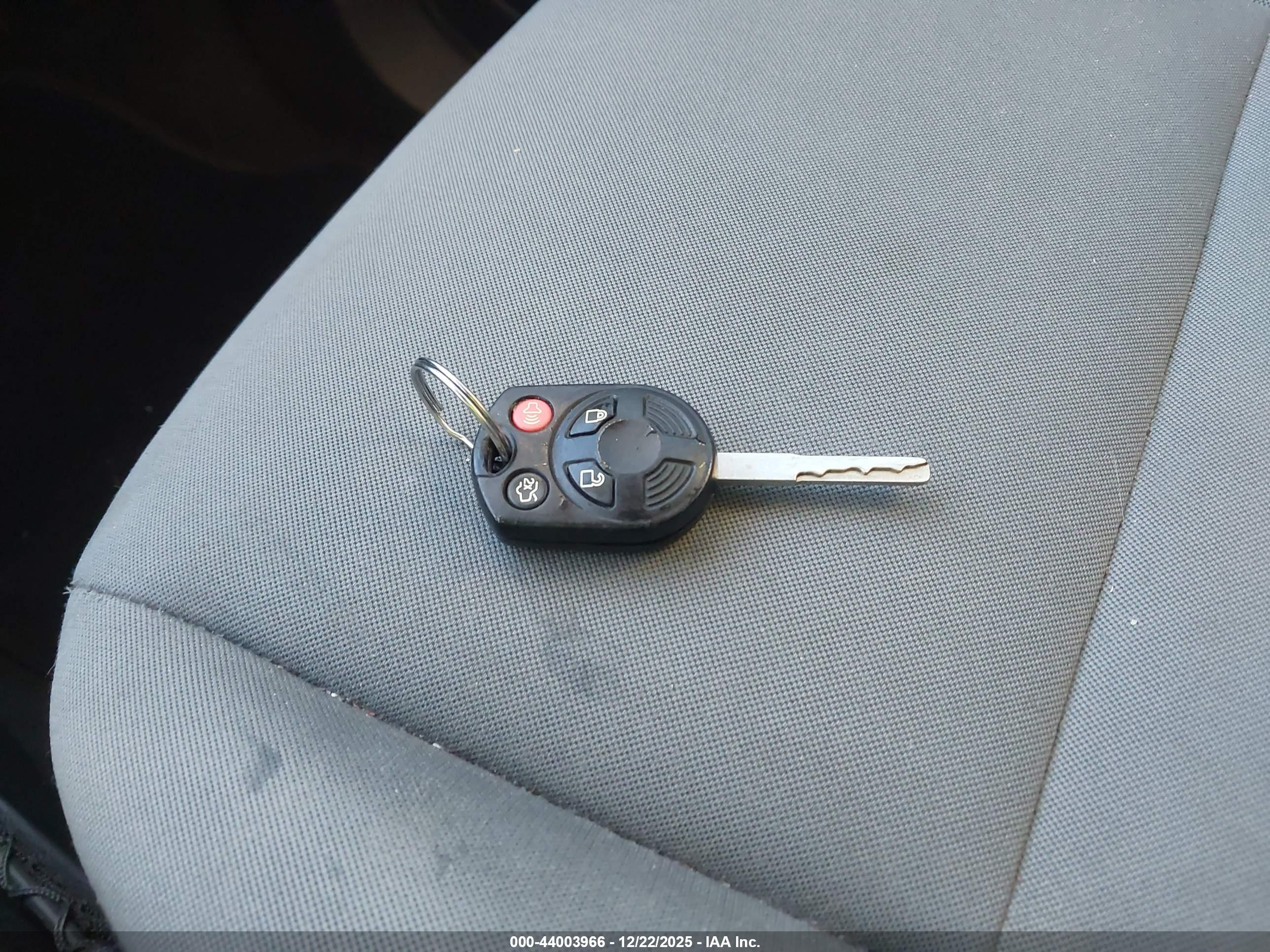 FORD C-MAX image 11