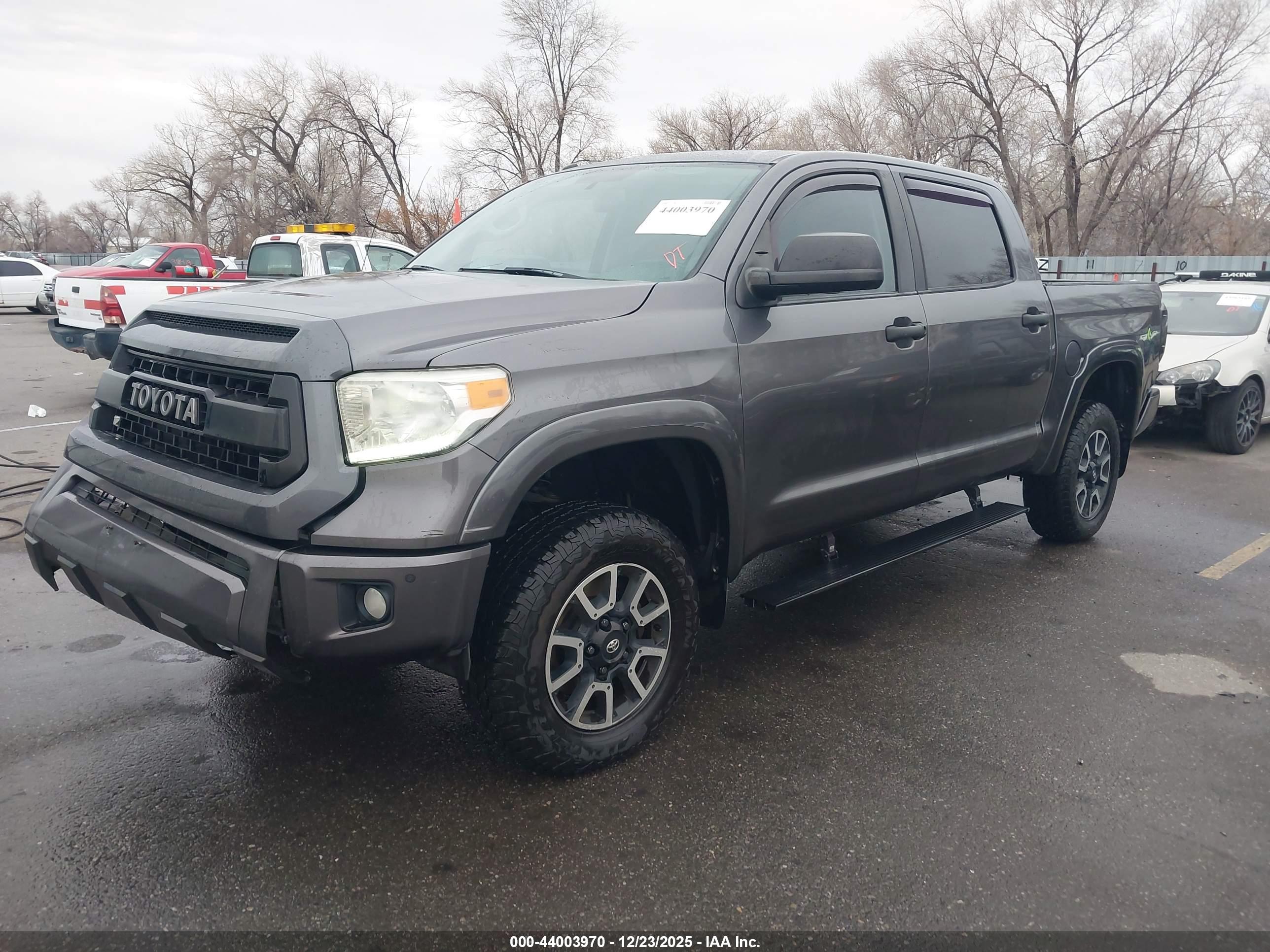 TOYOTA TUNDRA image 2