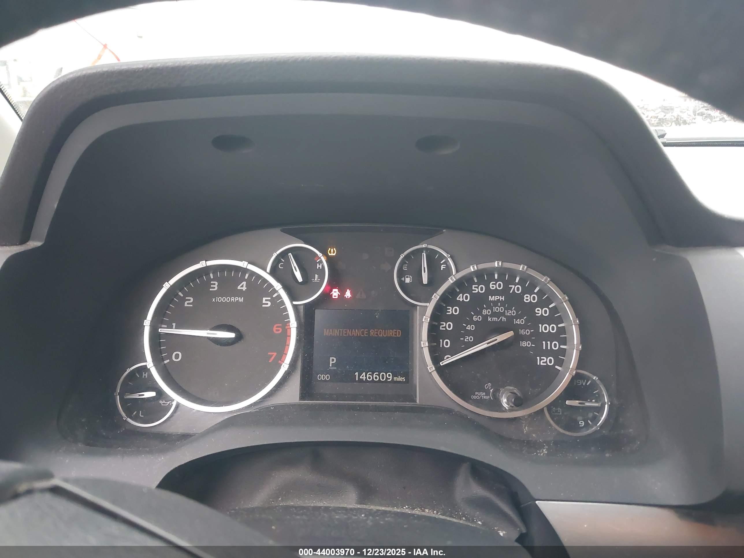 TOYOTA TUNDRA image 7