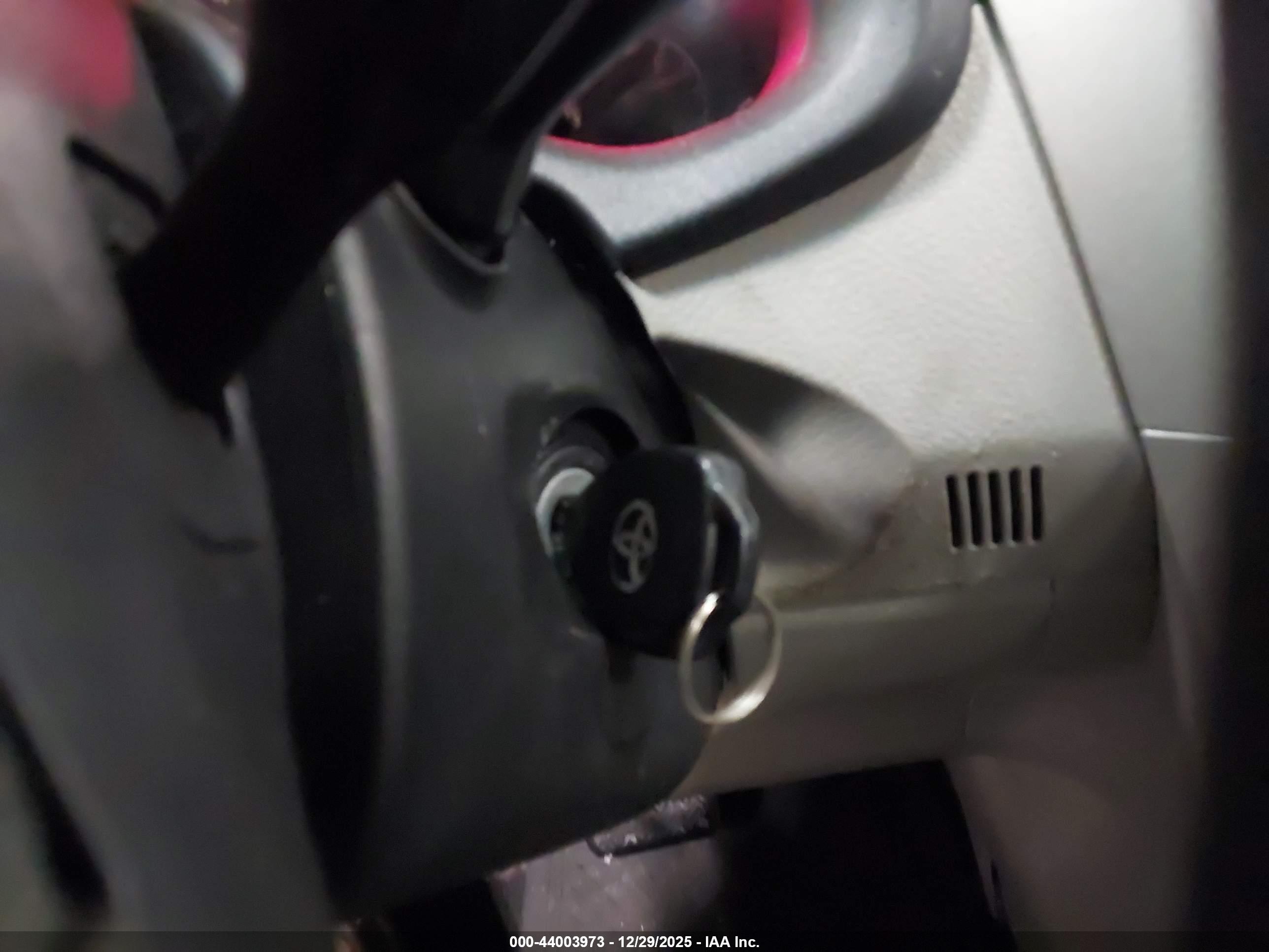 TOYOTA COROLLA image 11