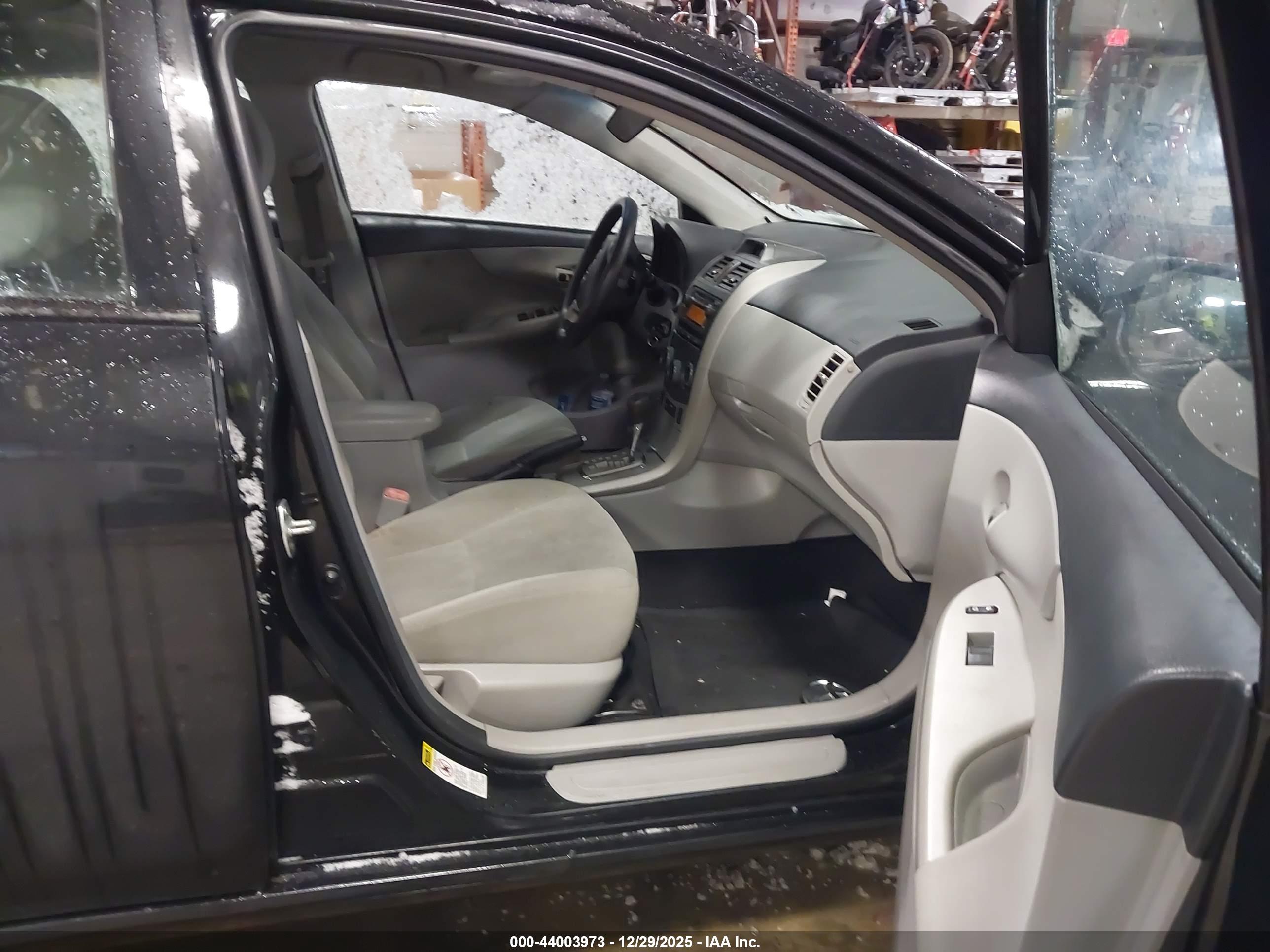 TOYOTA COROLLA image 5