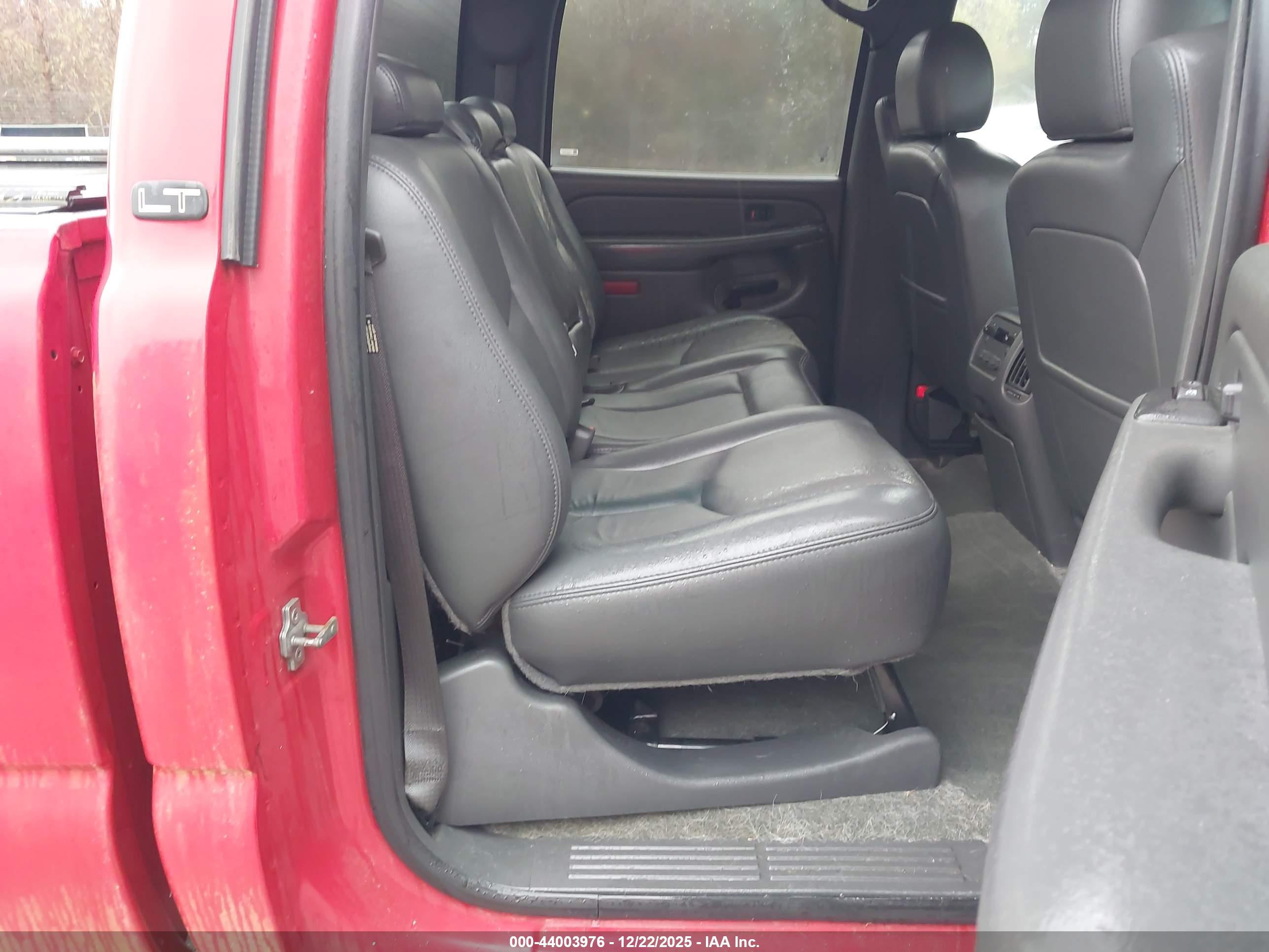 CHEVROLET SILVERADO image 8