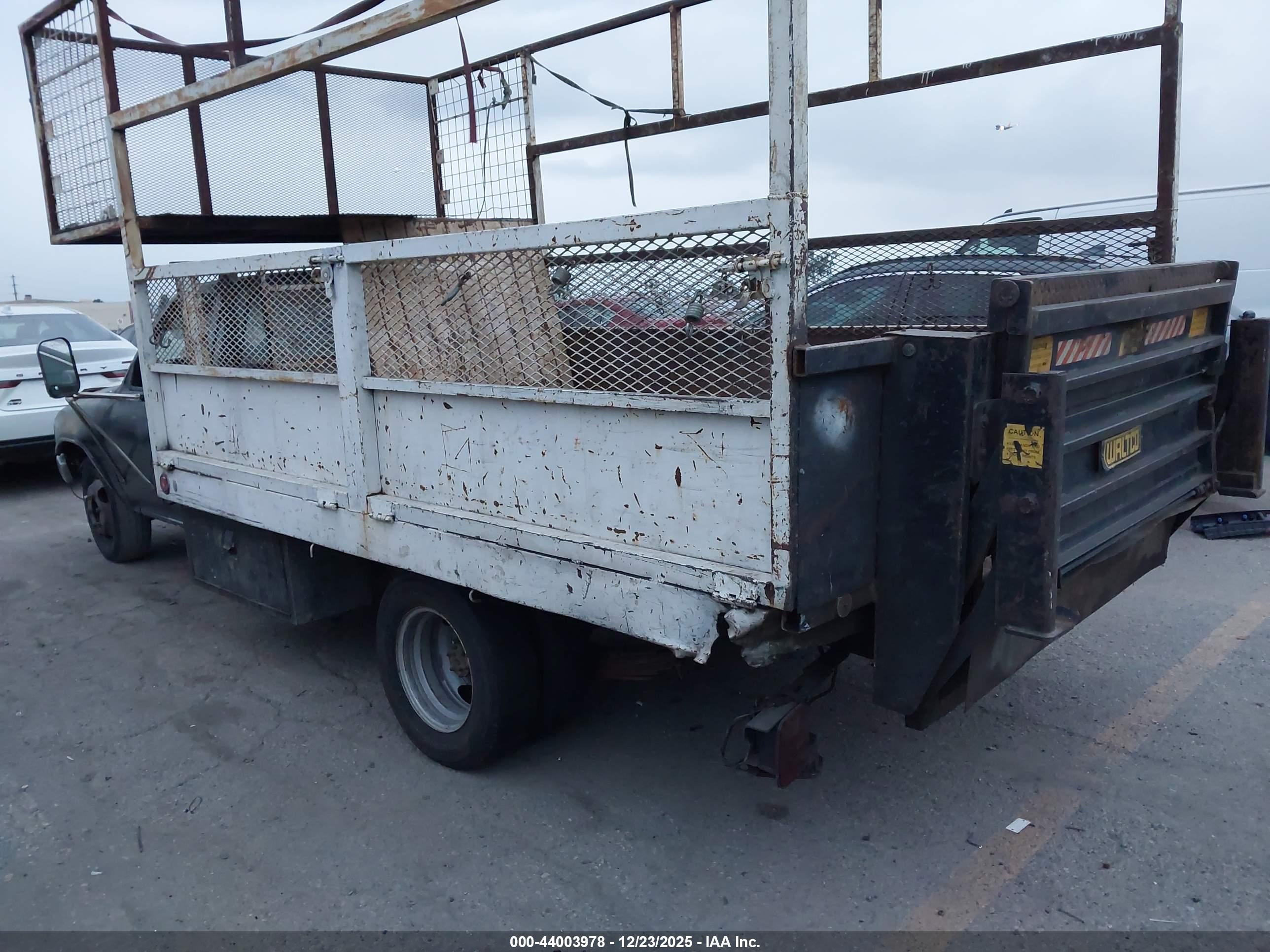 TOYOTA PICKUP image 3