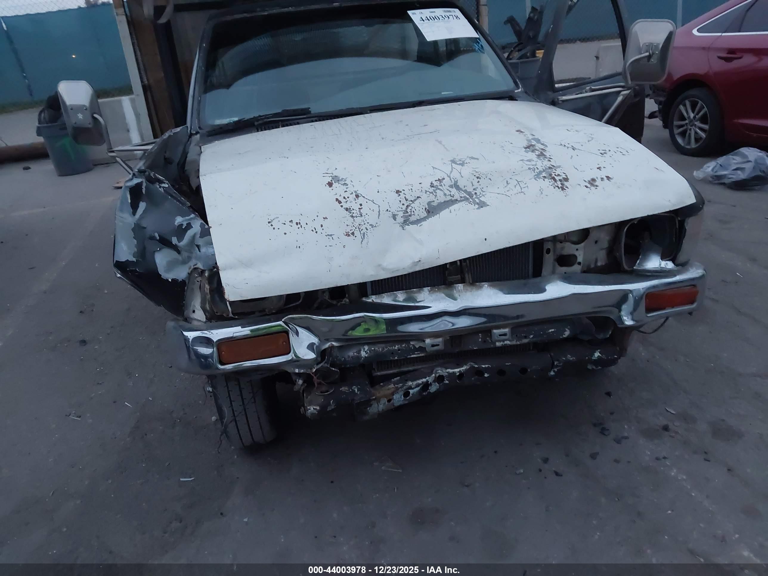 TOYOTA PICKUP image 6