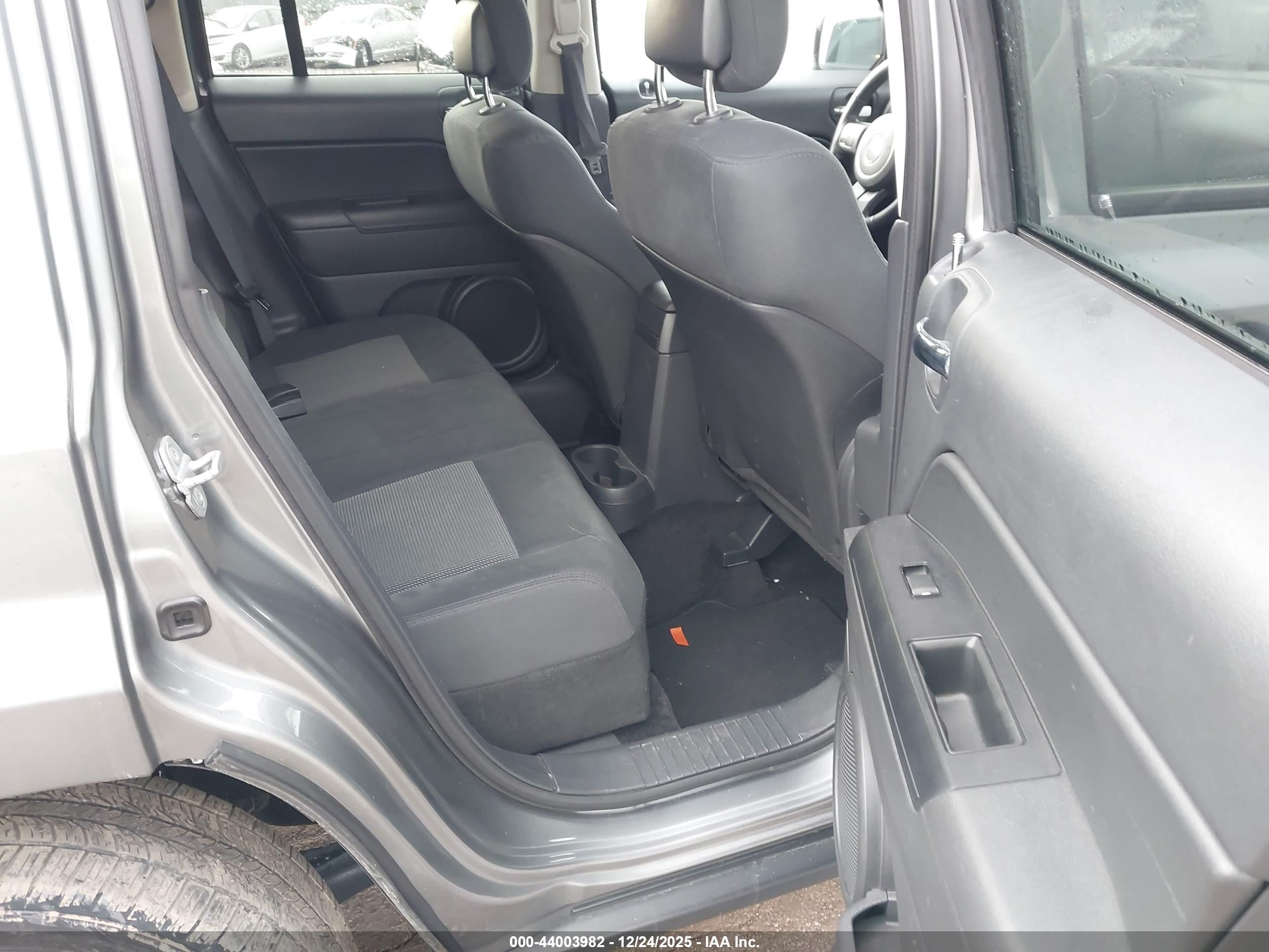 JEEP PATRIOT image 8
