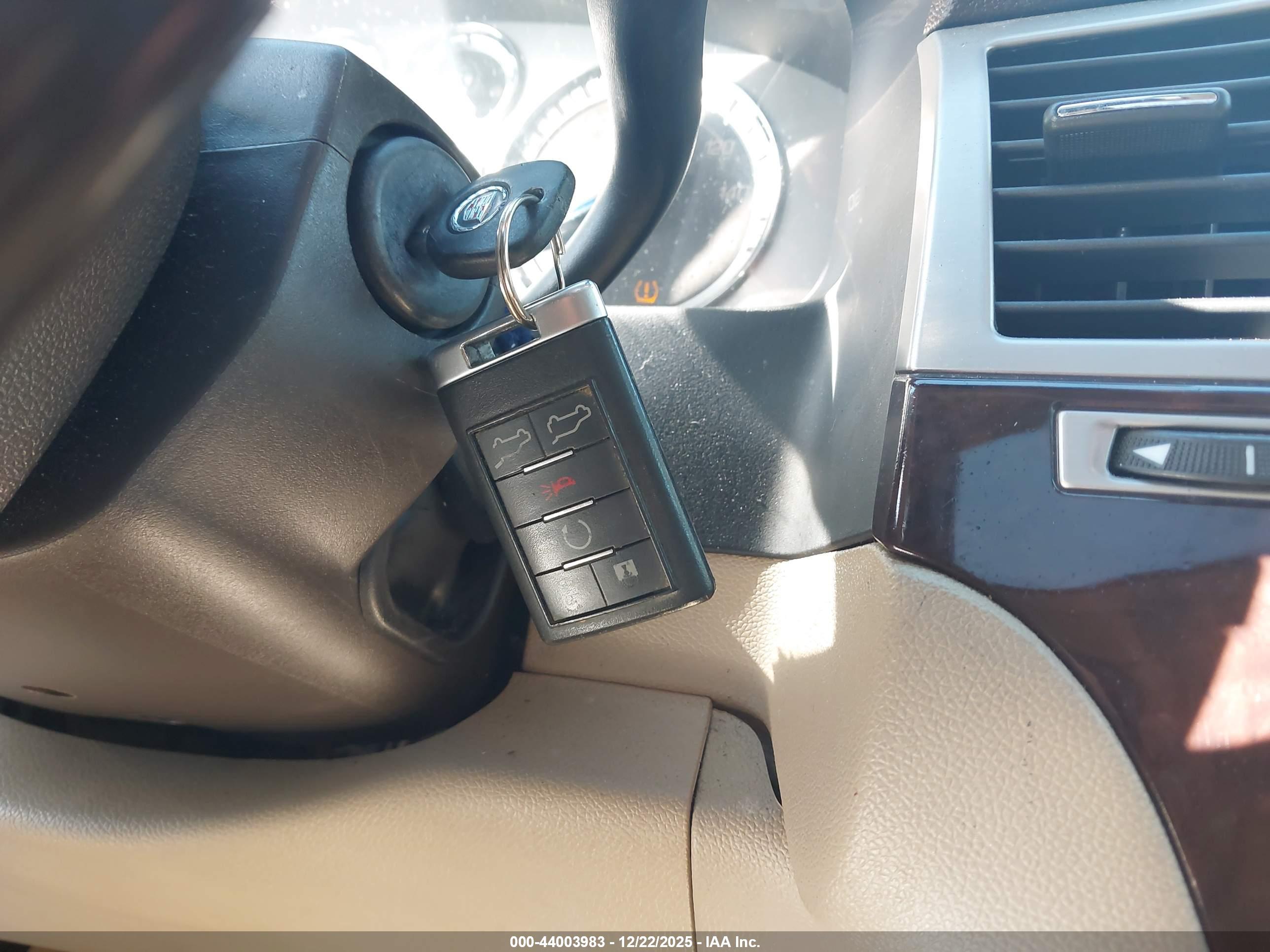 CADILLAC ESCALADE image 11