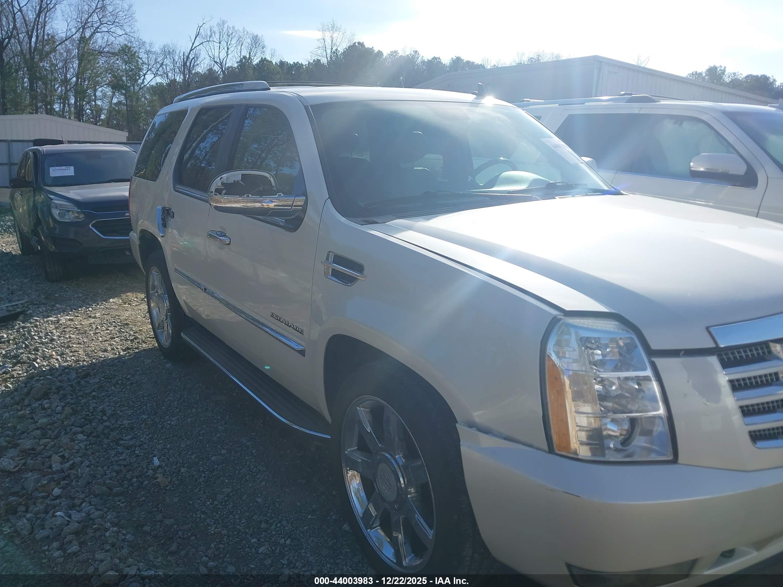 CADILLAC ESCALADE image 6