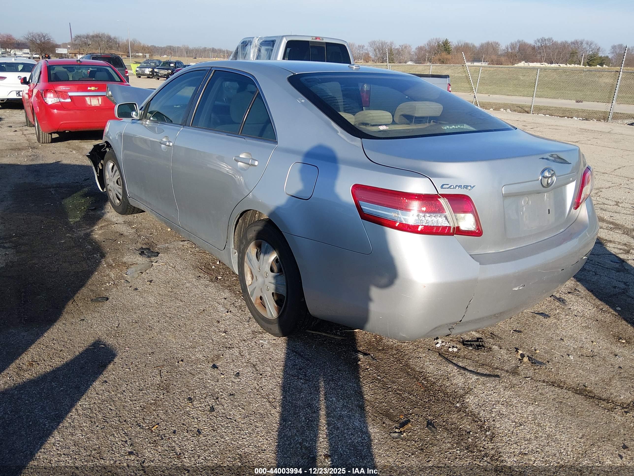 TOYOTA CAMRY image 3