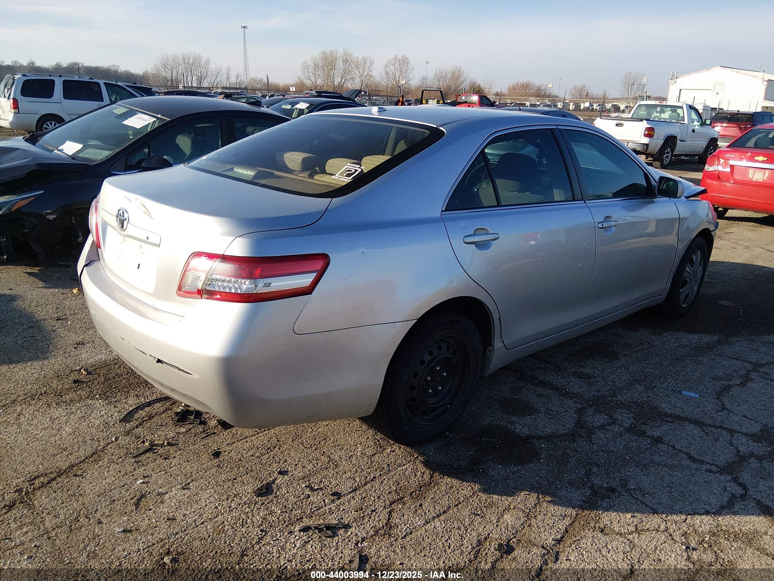TOYOTA CAMRY image 4