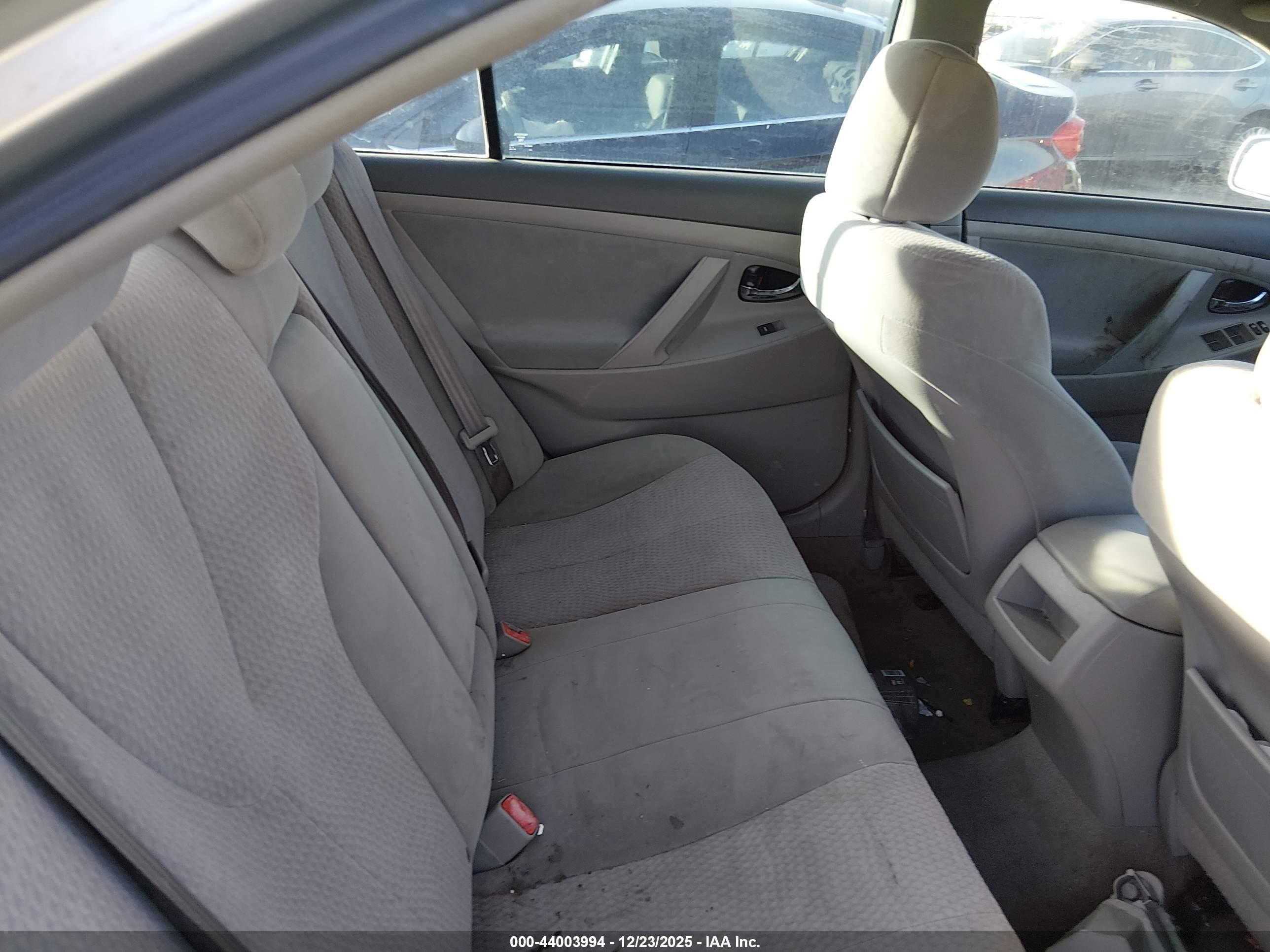 TOYOTA CAMRY image 8