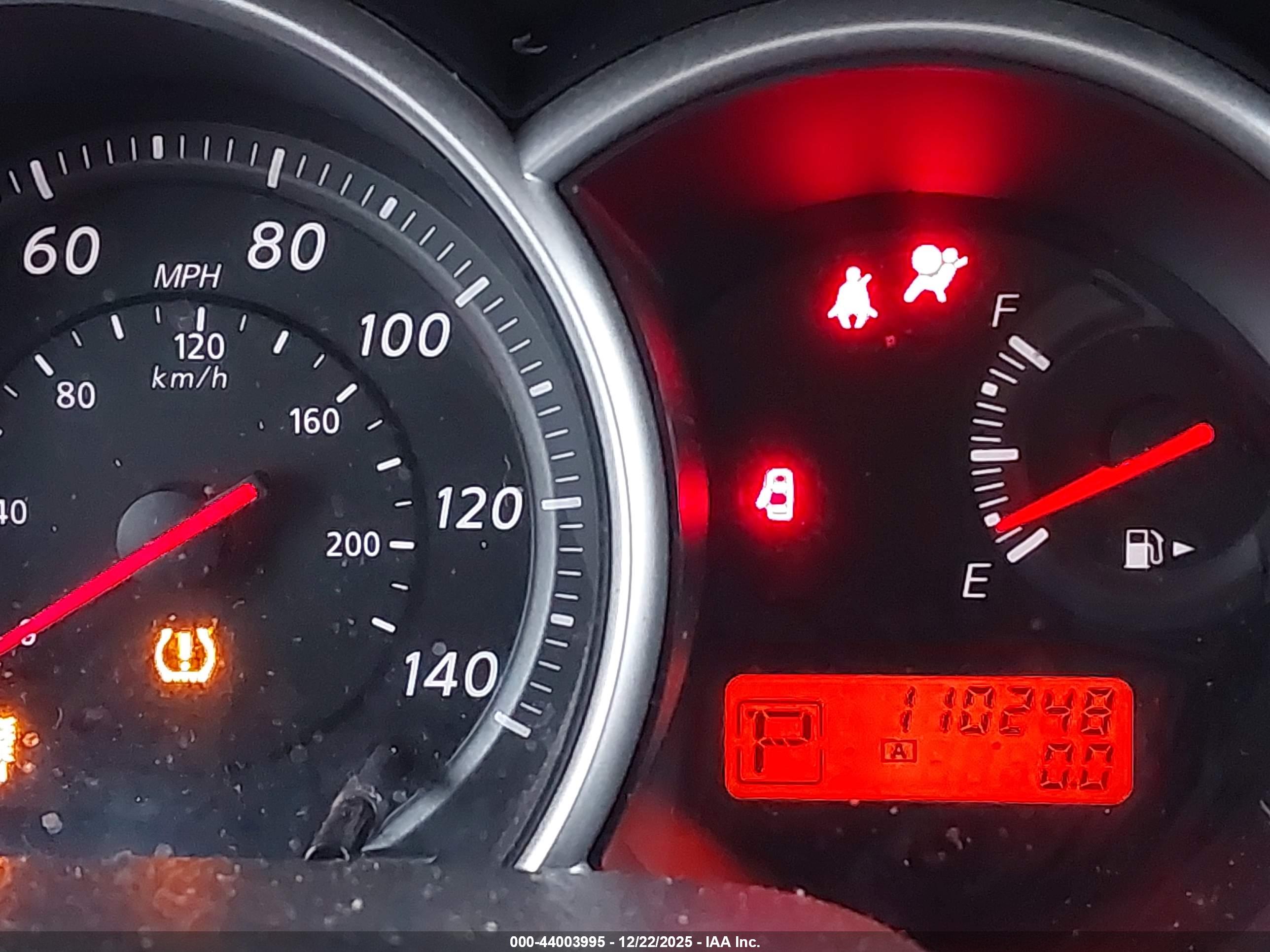 NISSAN VERSA image 7