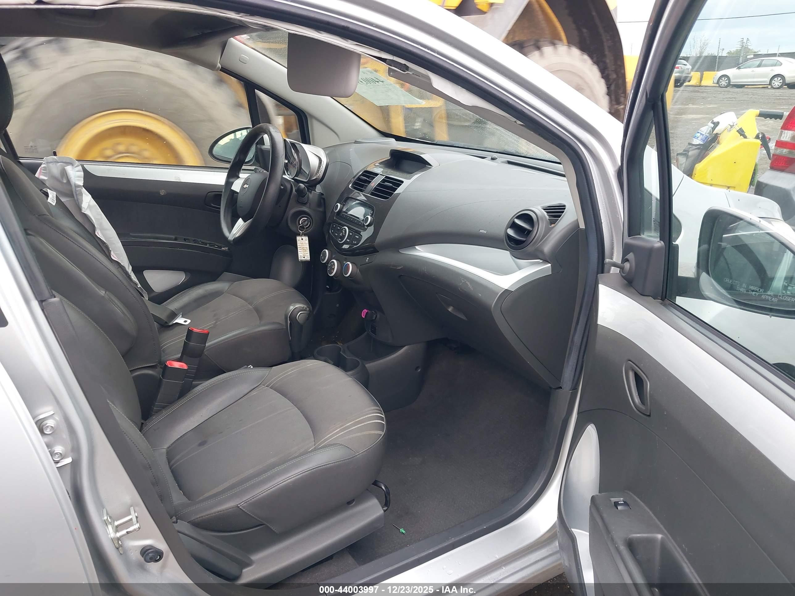 CHEVROLET SPARK image 5