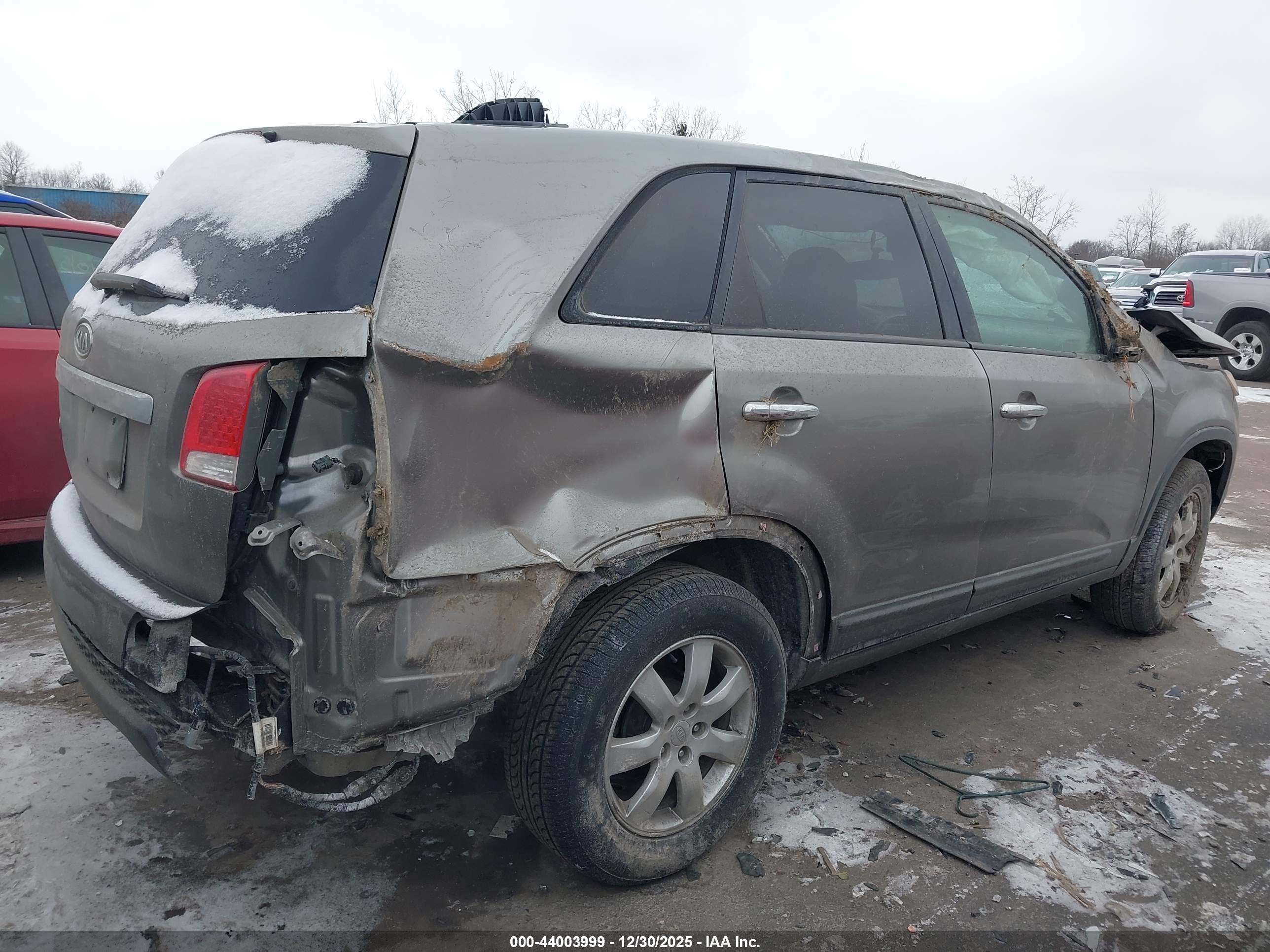 KIA SORENTO image 4