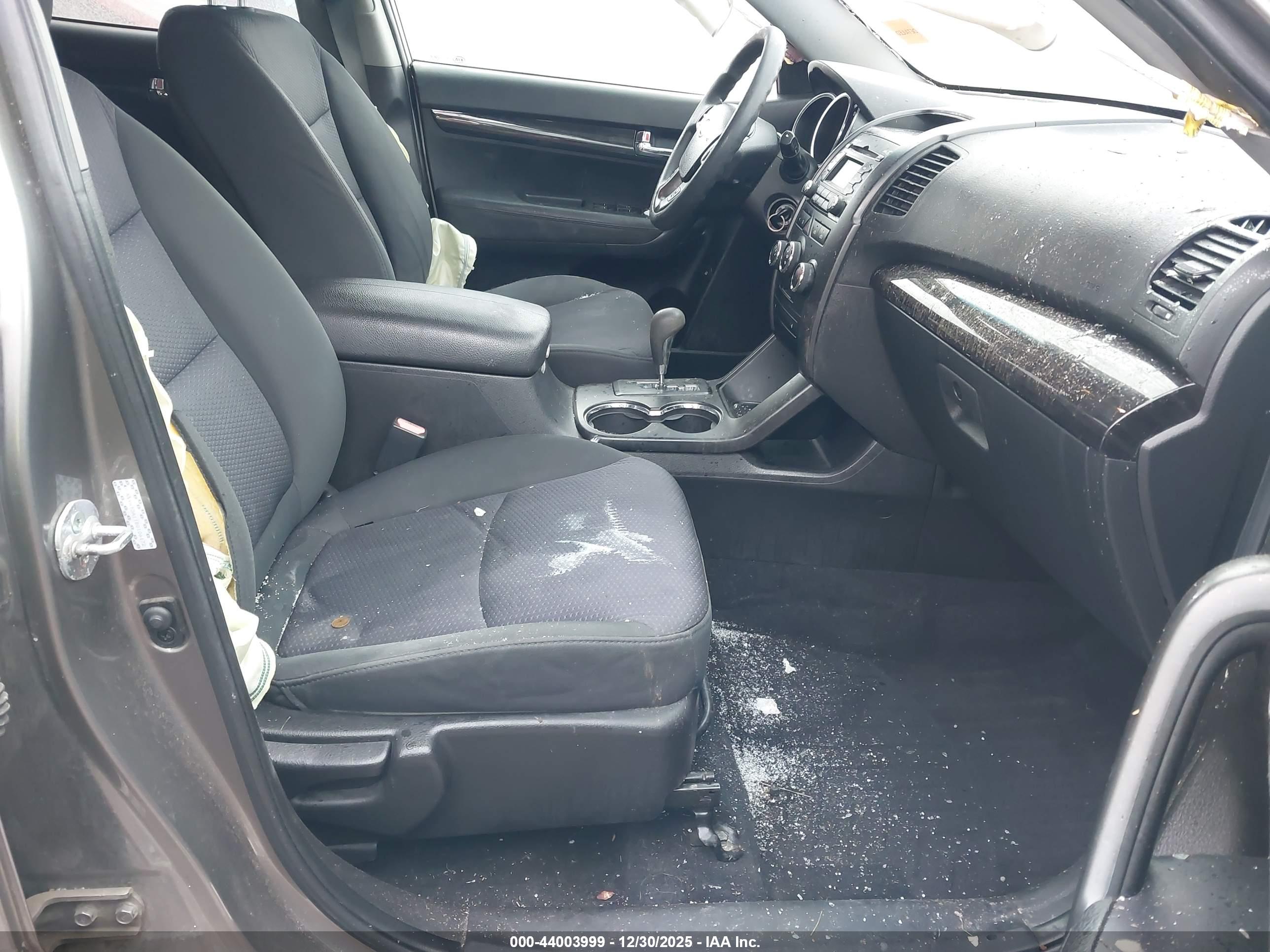 KIA SORENTO image 5
