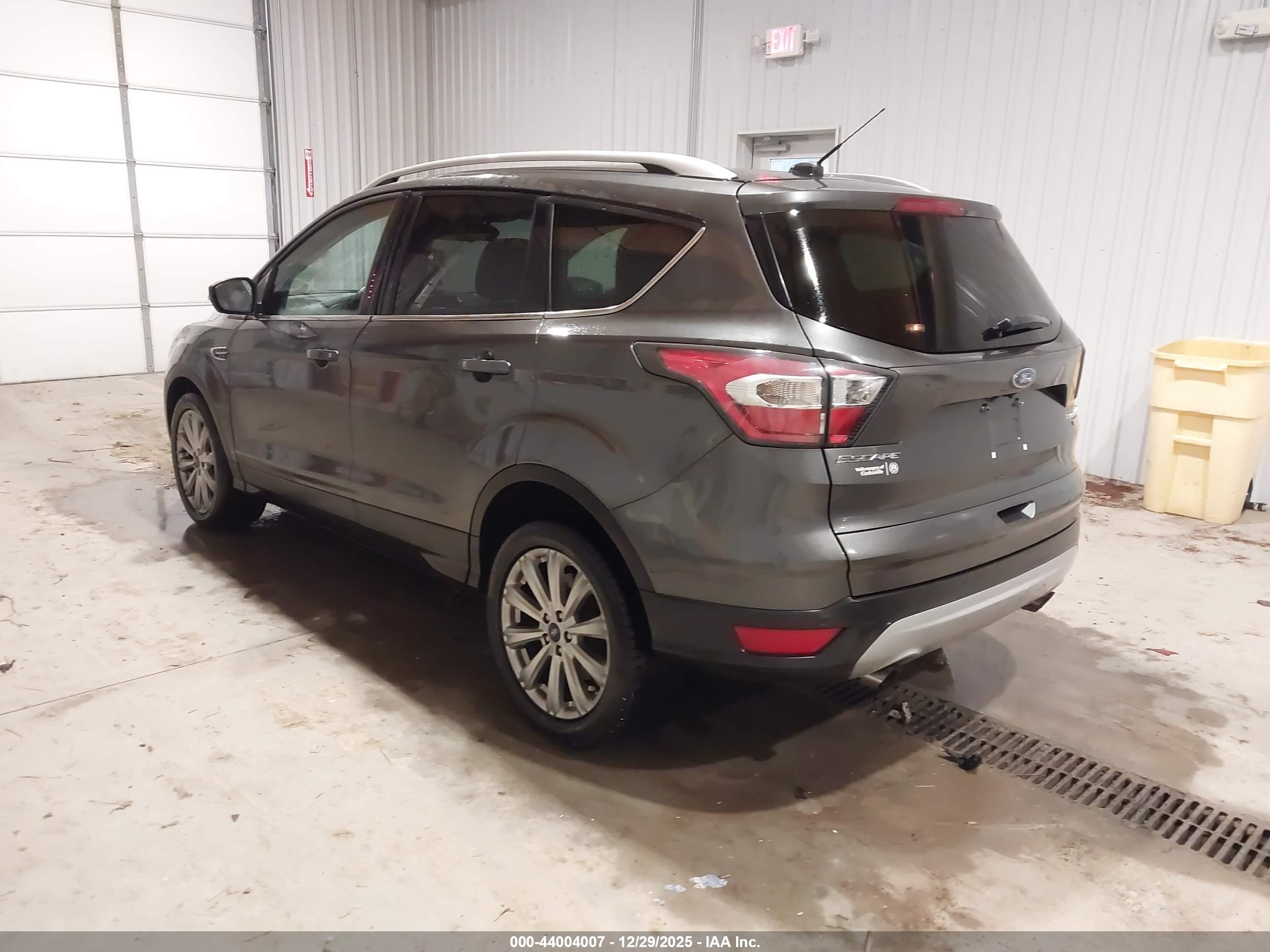 FORD ESCAPE image 3