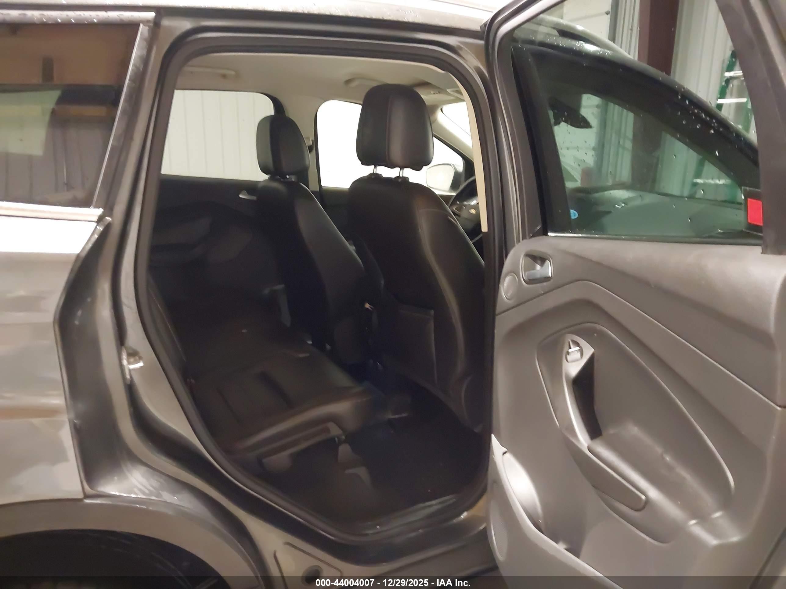 FORD ESCAPE image 8