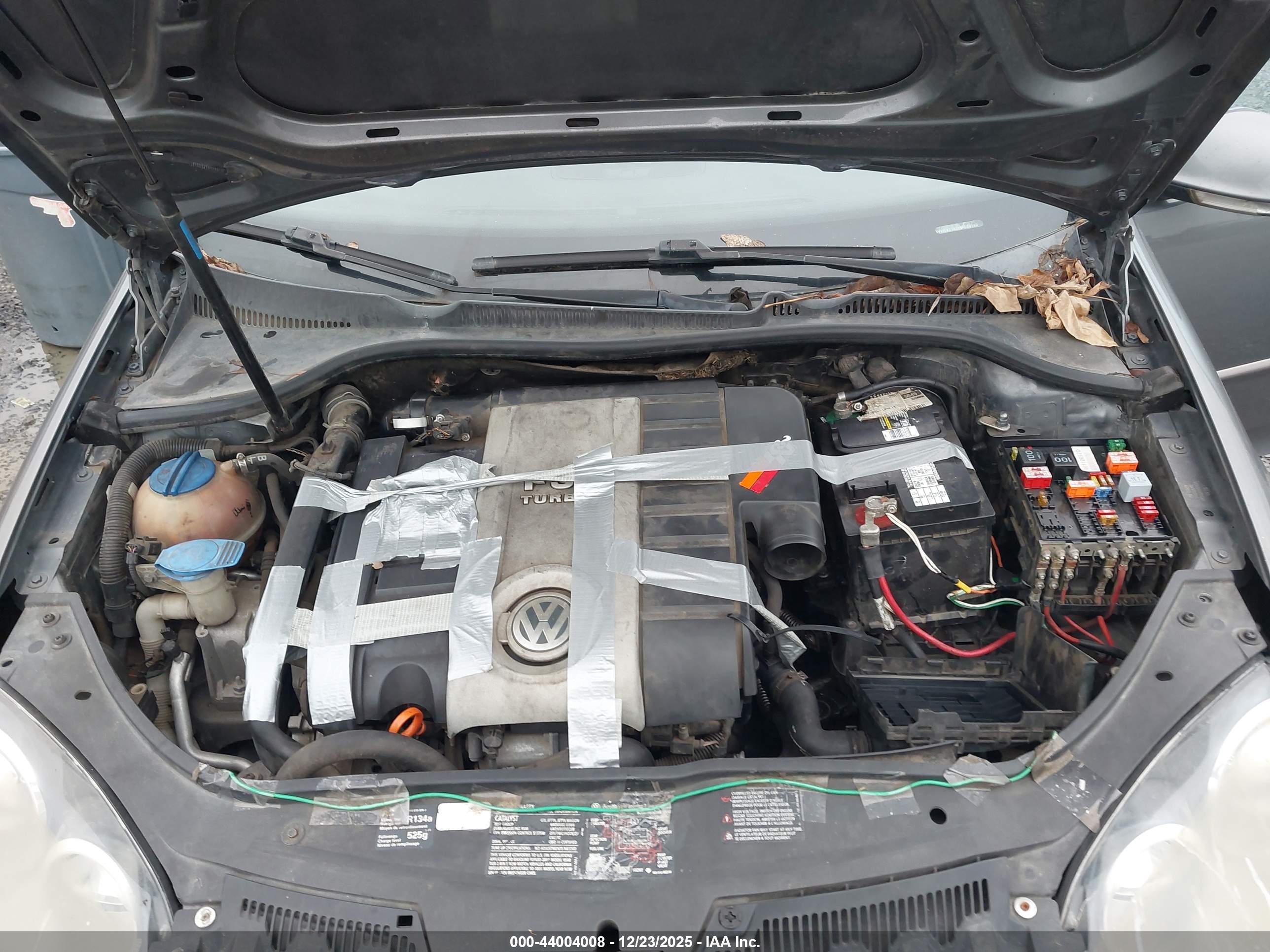 VOLKSWAGEN GTI image 10