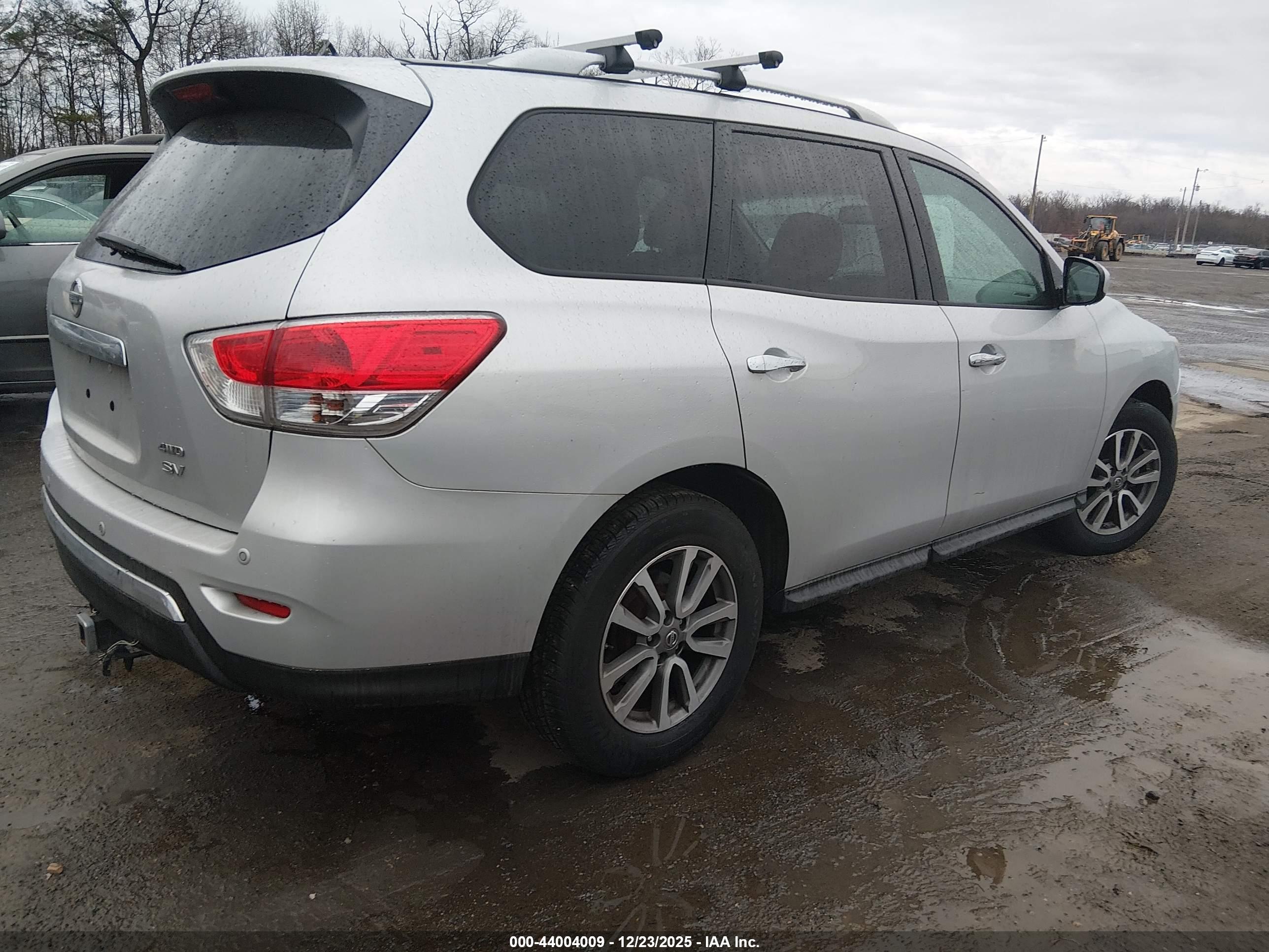 NISSAN PATHFINDER image 4