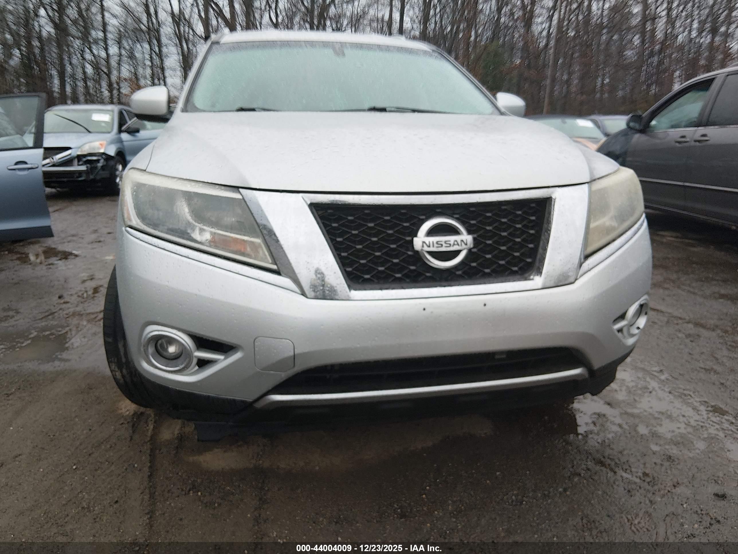 NISSAN PATHFINDER image 6