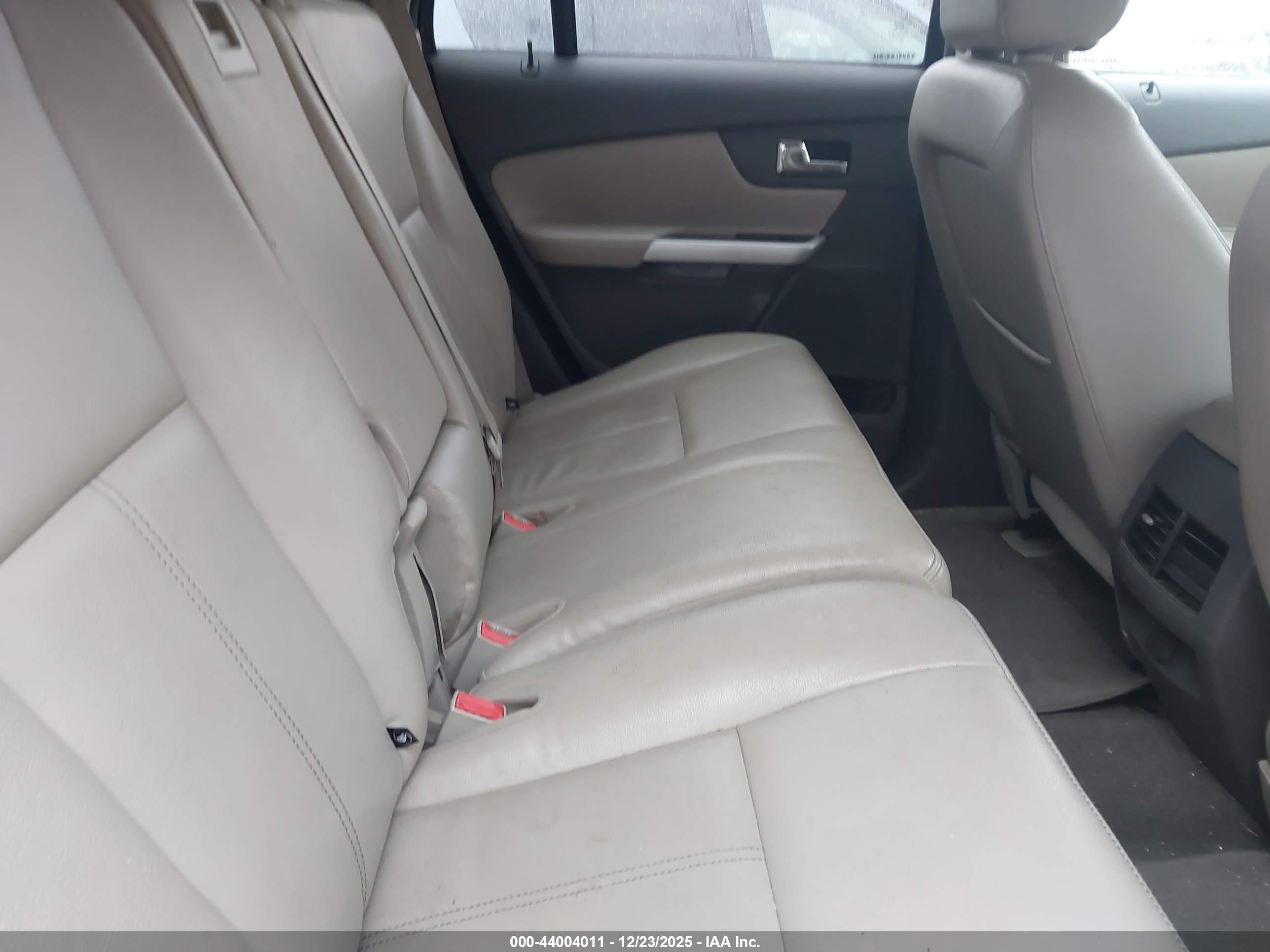 FORD EDGE image 8