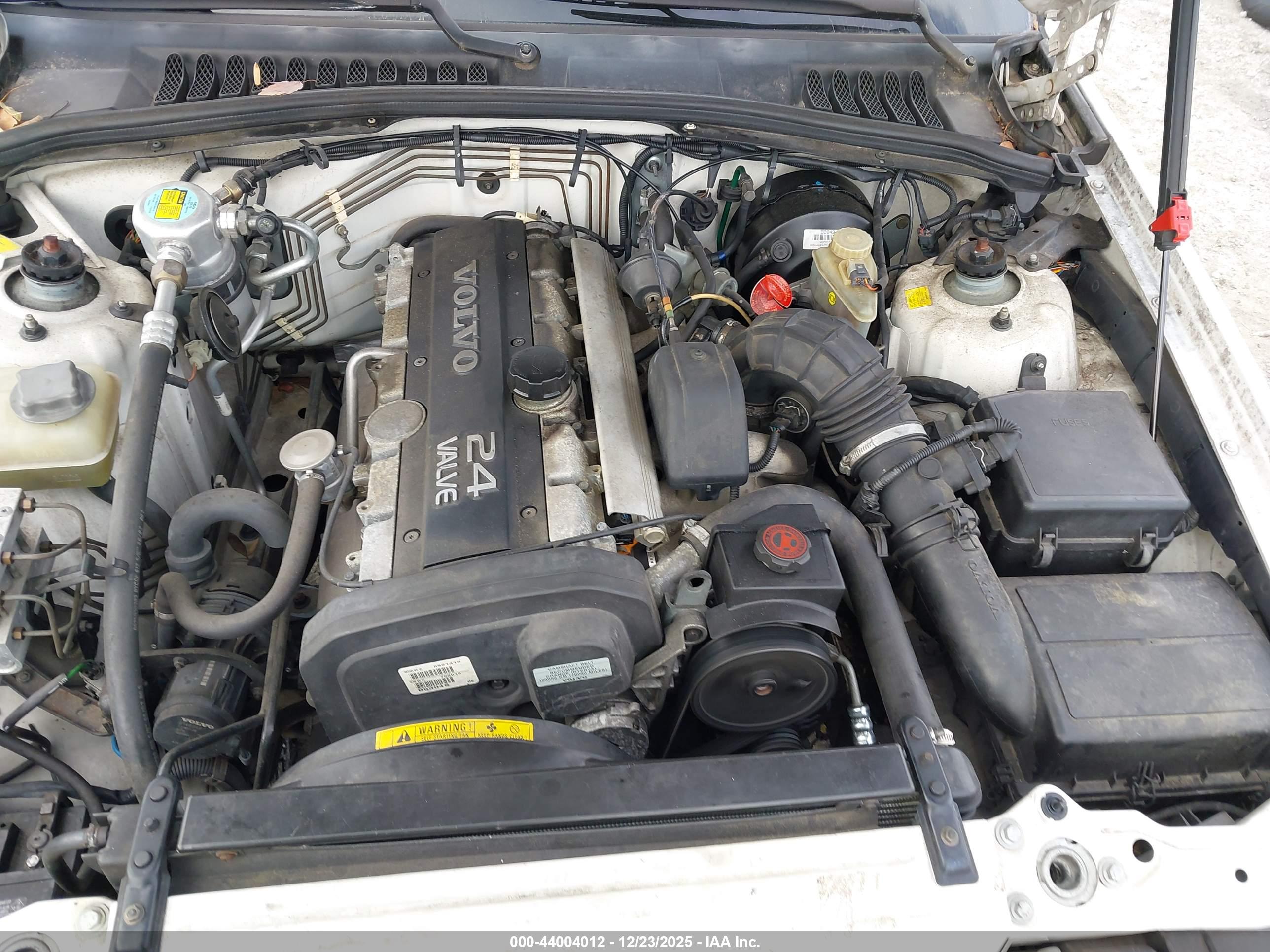 VOLVO 960 image 10